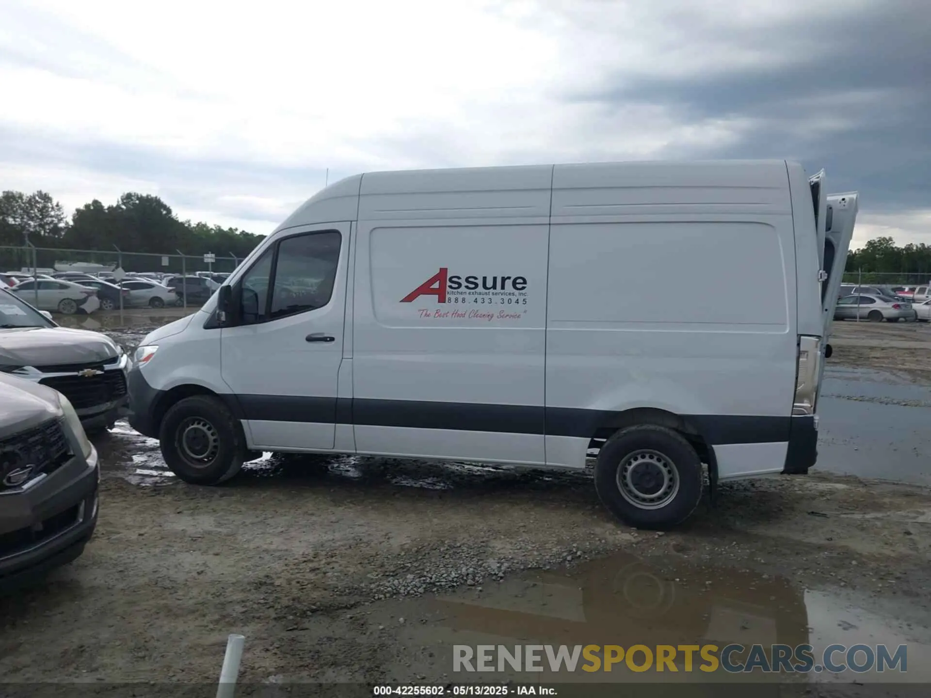 14 Photograph of a damaged car W1Y4KBHY5RT187258 MERCEDES-BENZ SPRINTER 2500 2024