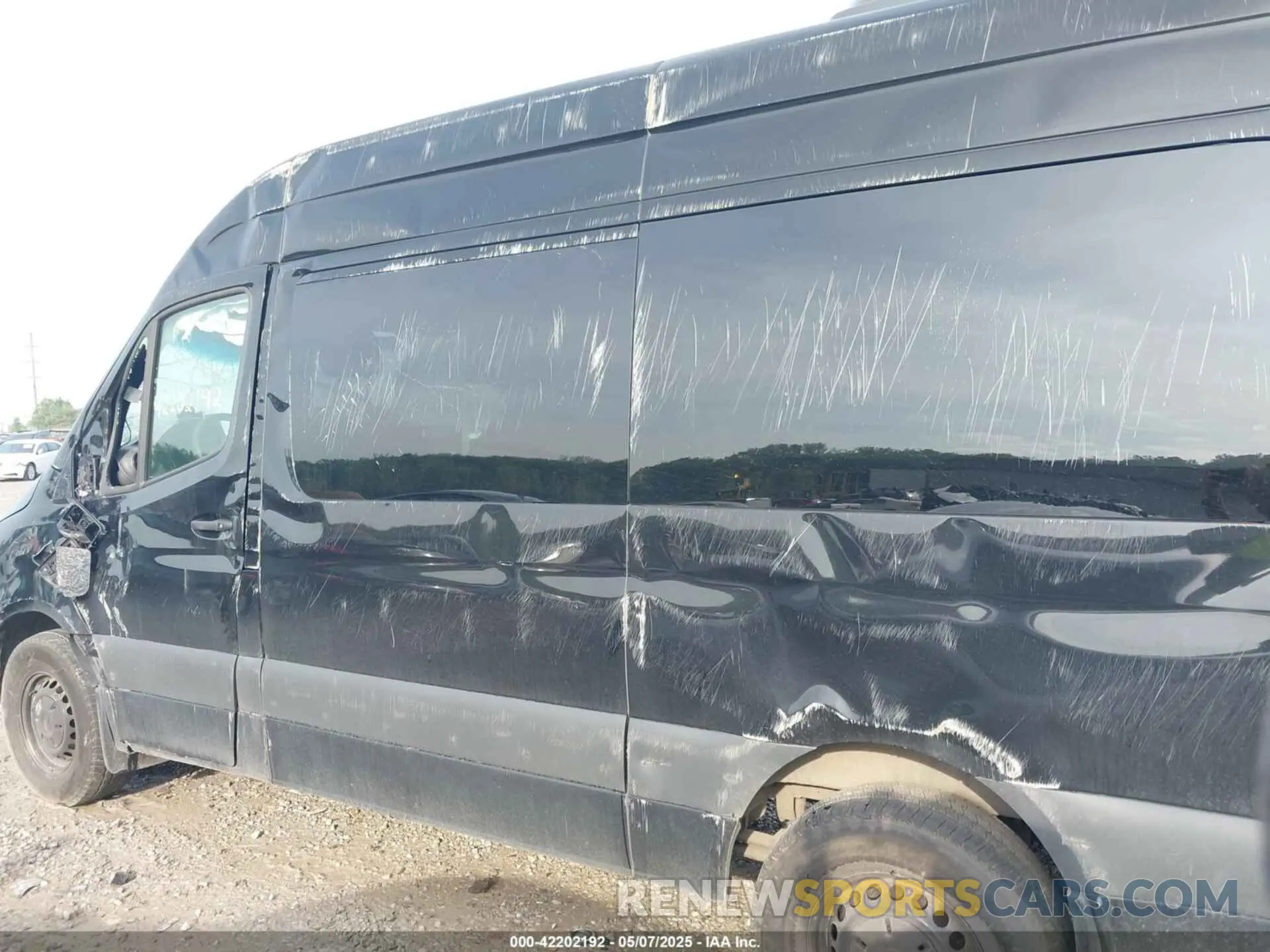 14 Photograph of a damaged car W1Z4NFHYXRP658811 MERCEDES-BENZ SPRINTER 2500 2024