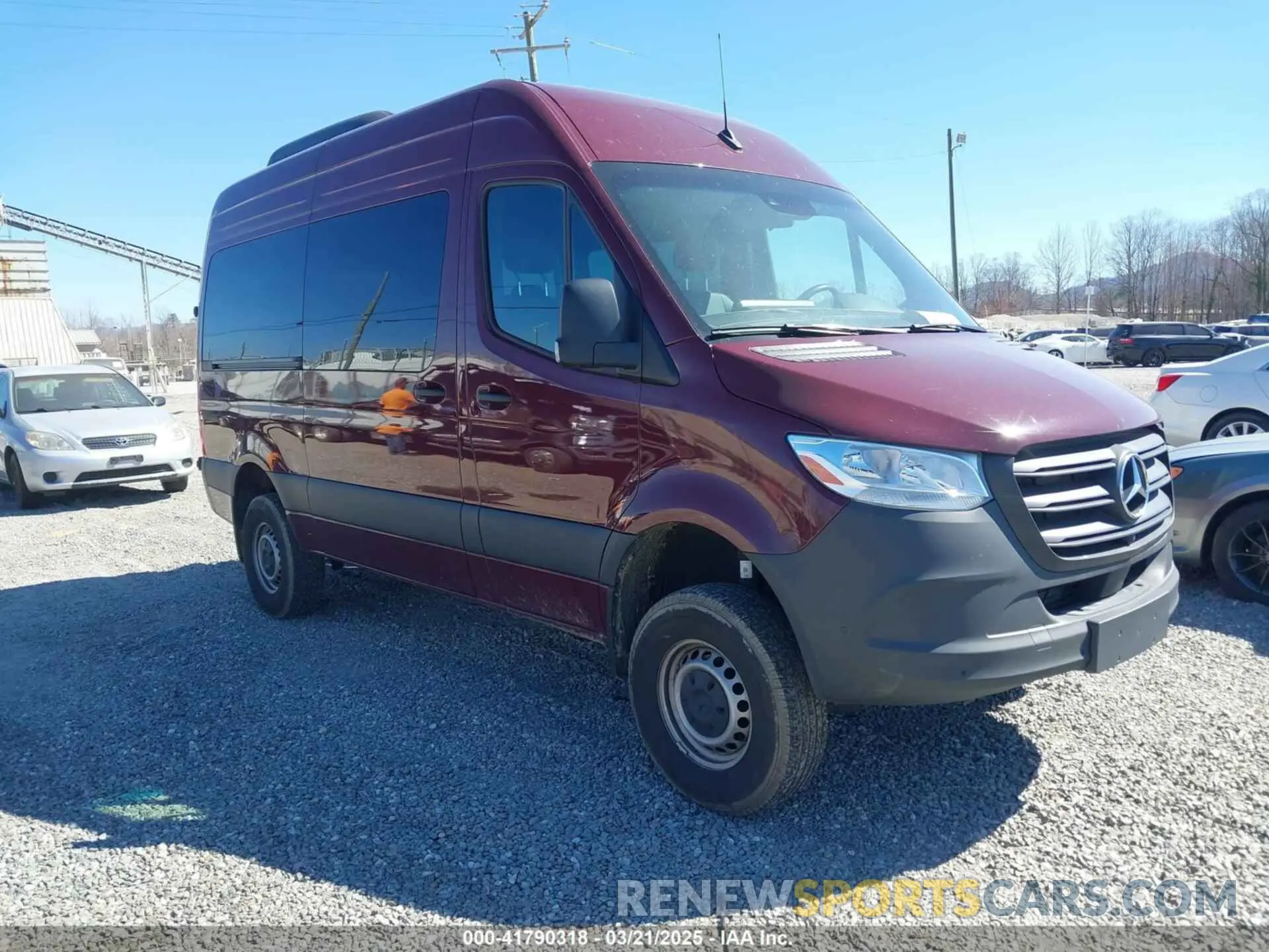 1 Фотография поврежденного автомобиля W1Z4NFVY9RP708618 MERCEDES-BENZ SPRINTER 2500 2024
