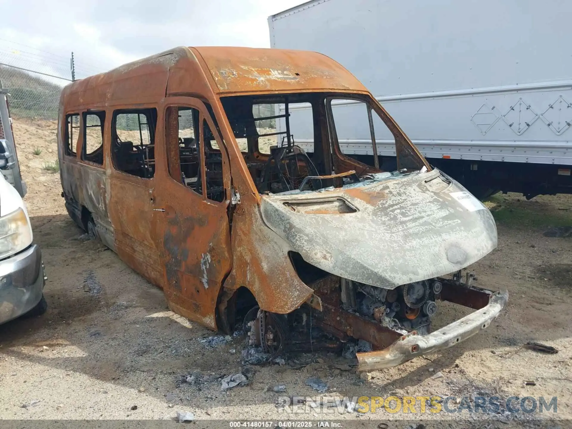 1 Фотография поврежденного автомобиля WD4PF4CD7KT011295 MERCEDES-BENZ SPRINTER 3500 2019