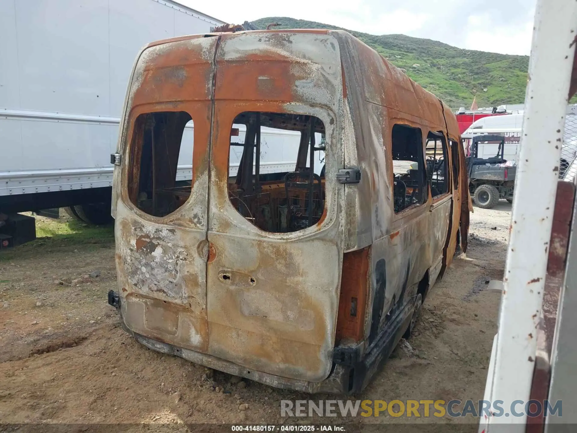 4 Фотография поврежденного автомобиля WD4PF4CD7KT011295 MERCEDES-BENZ SPRINTER 3500 2019