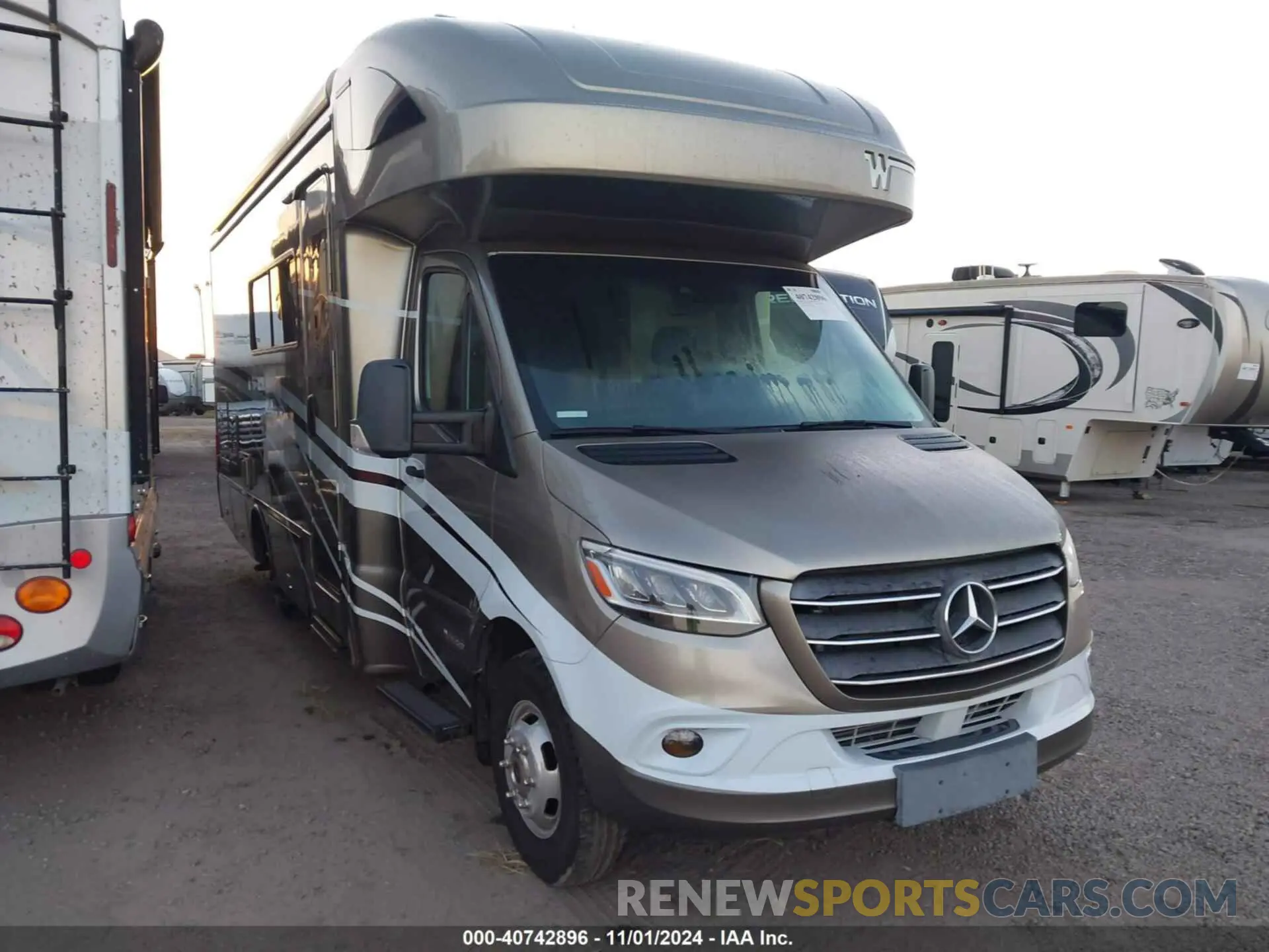 1 Фотография поврежденного автомобиля WDAPF4CD3KN020142 MERCEDES-BENZ SPRINTER 4500 2020