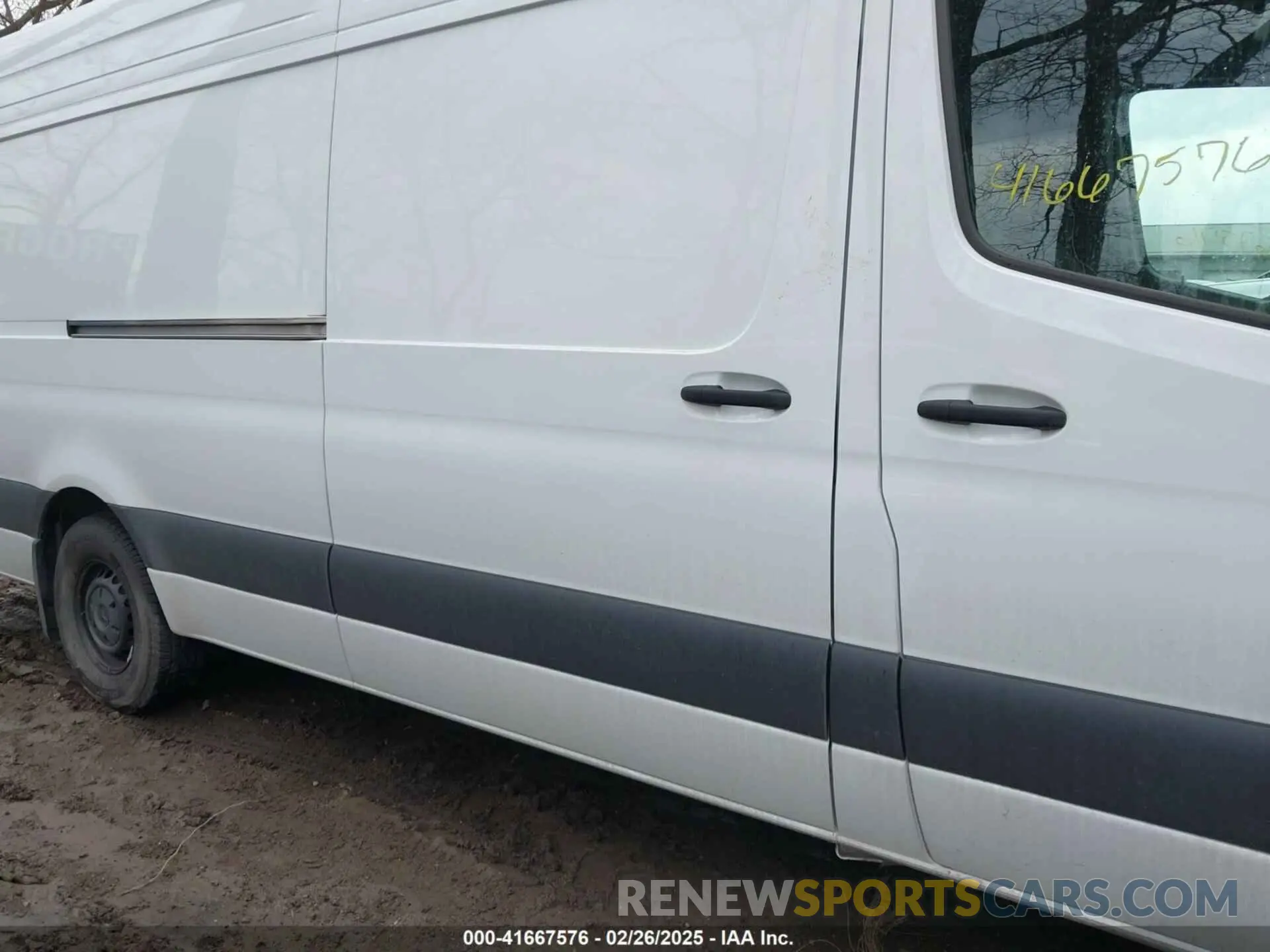 13 Photograph of a damaged car W1Y4NDHYXRP739025 MERCEDES-BENZ SPRINTER CARGO VAN 2024