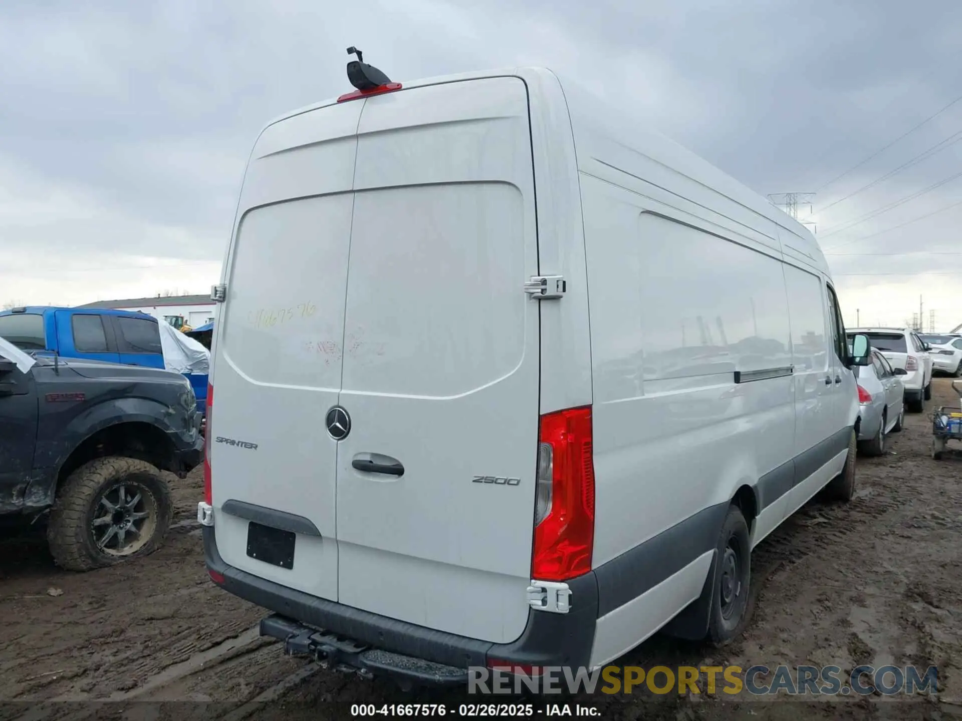 4 Photograph of a damaged car W1Y4NDHYXRP739025 MERCEDES-BENZ SPRINTER CARGO VAN 2024