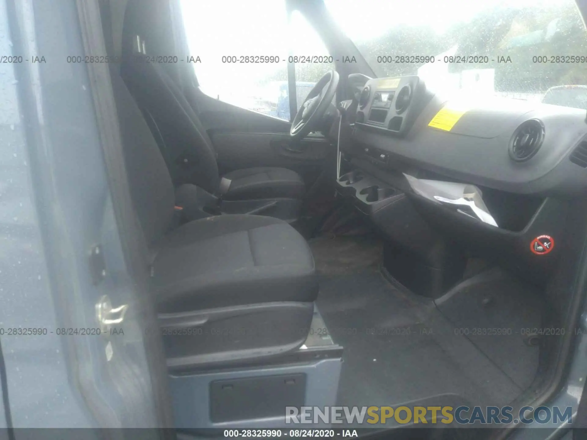 5 Photograph of a damaged car WD4PF0CD8KP032013 MERCEDES-BENZ SPRINTER VAN 2019
