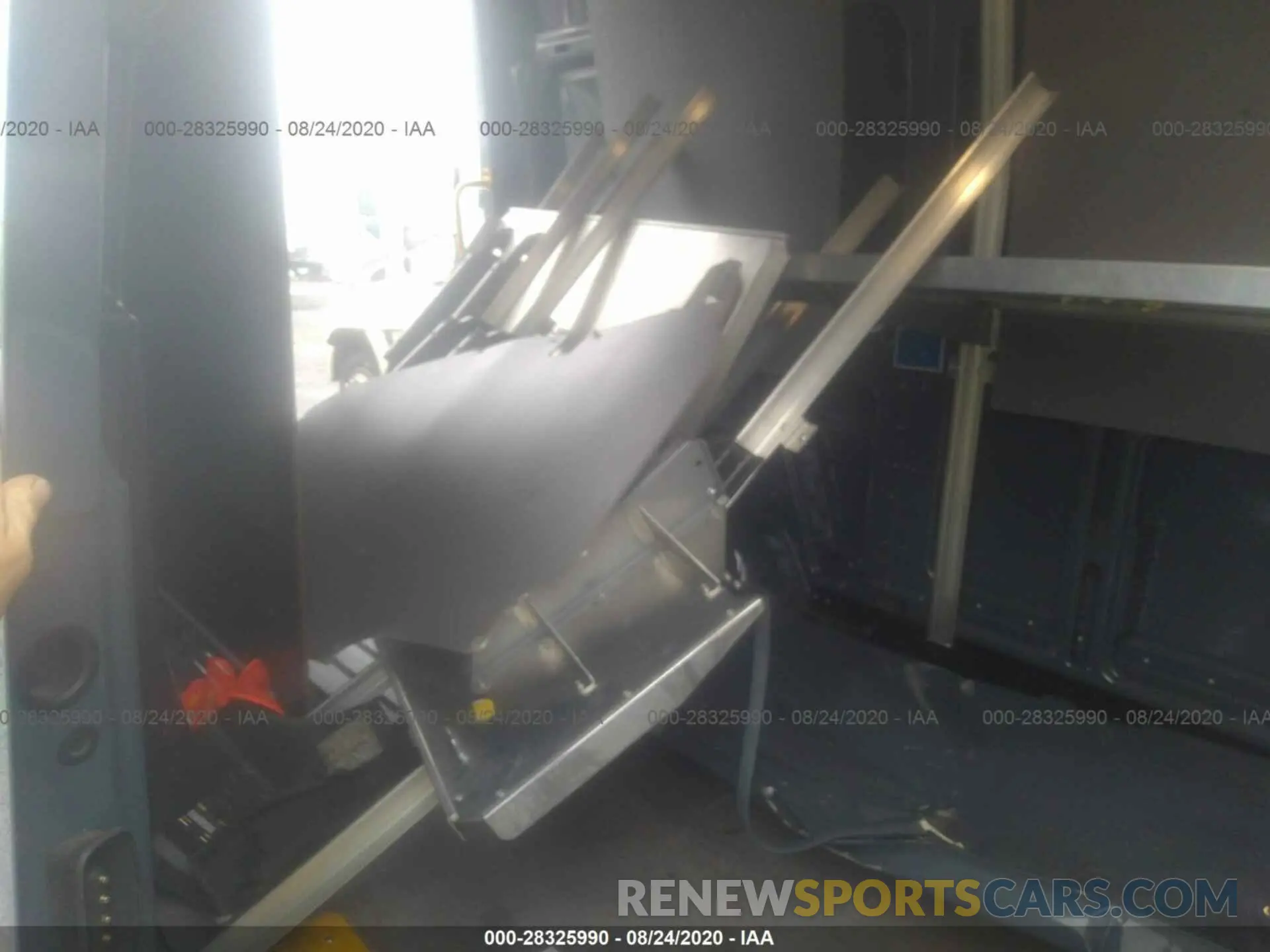 8 Photograph of a damaged car WD4PF0CD8KP032013 MERCEDES-BENZ SPRINTER VAN 2019