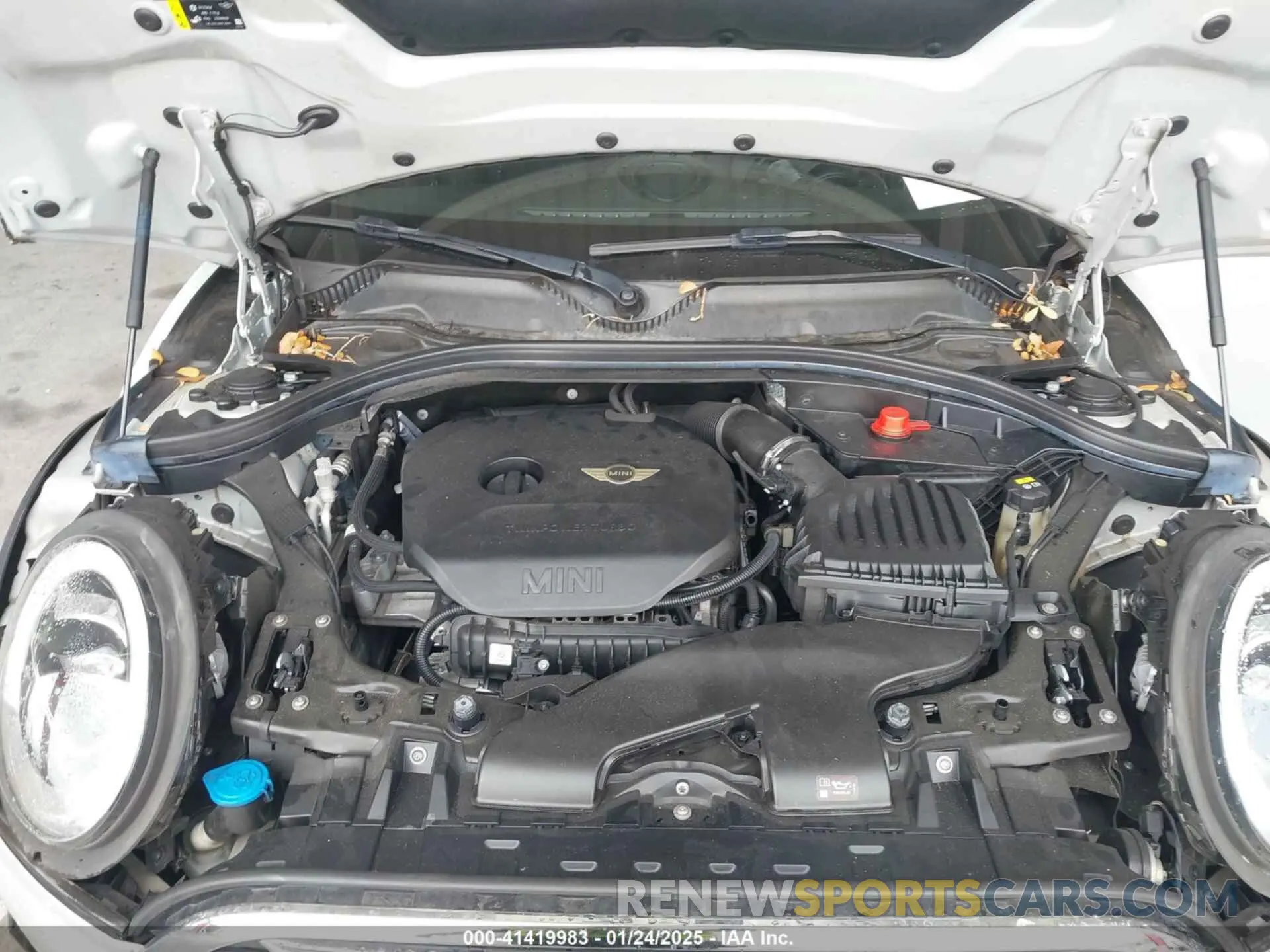 10 Фотография поврежденного автомобиля WMWLN5C53K2E34830 MINI CLUBMAN 2019