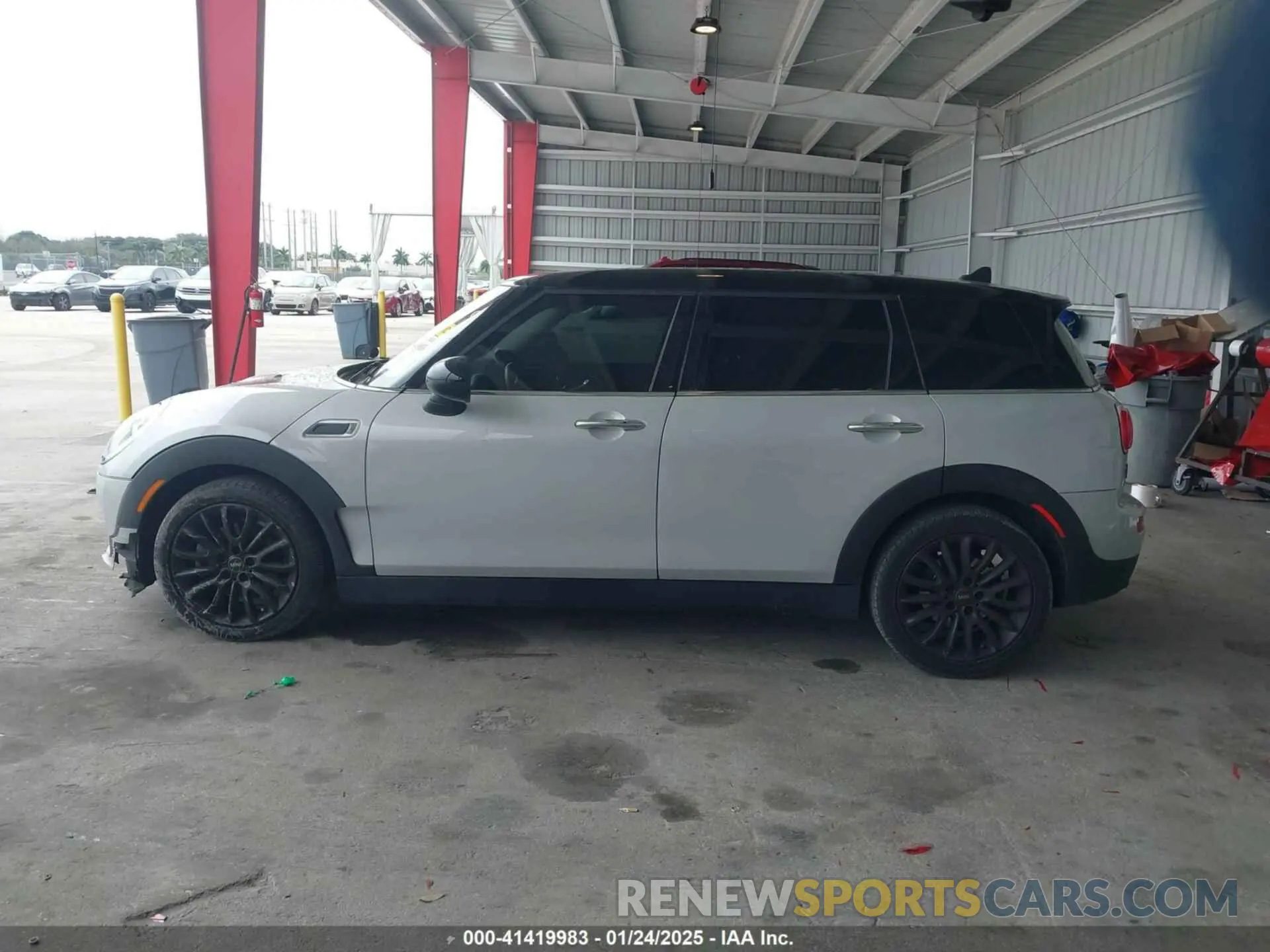 14 Фотография поврежденного автомобиля WMWLN5C53K2E34830 MINI CLUBMAN 2019