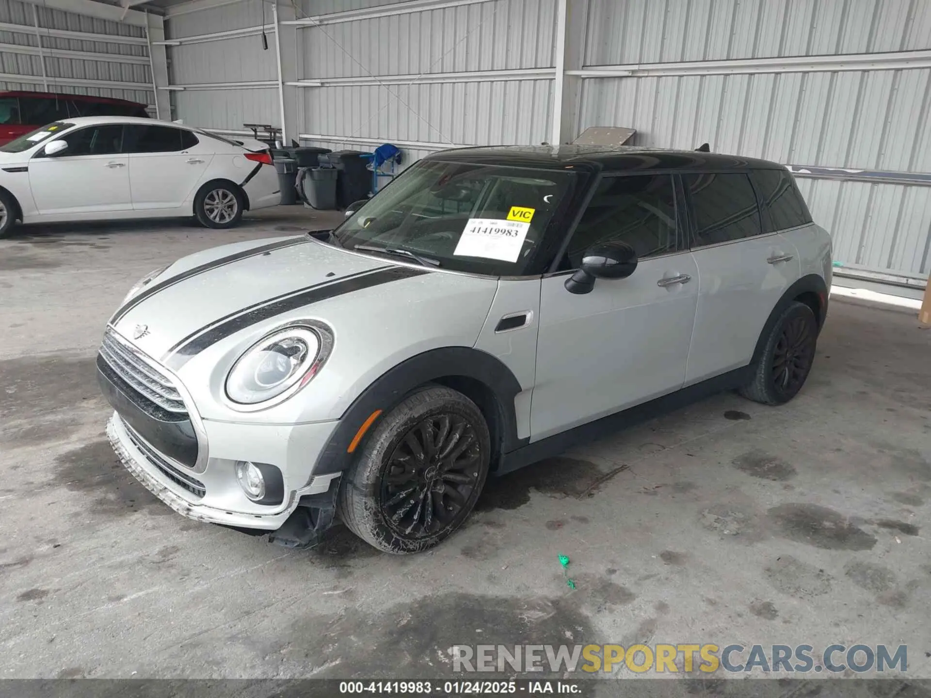 2 Фотография поврежденного автомобиля WMWLN5C53K2E34830 MINI CLUBMAN 2019
