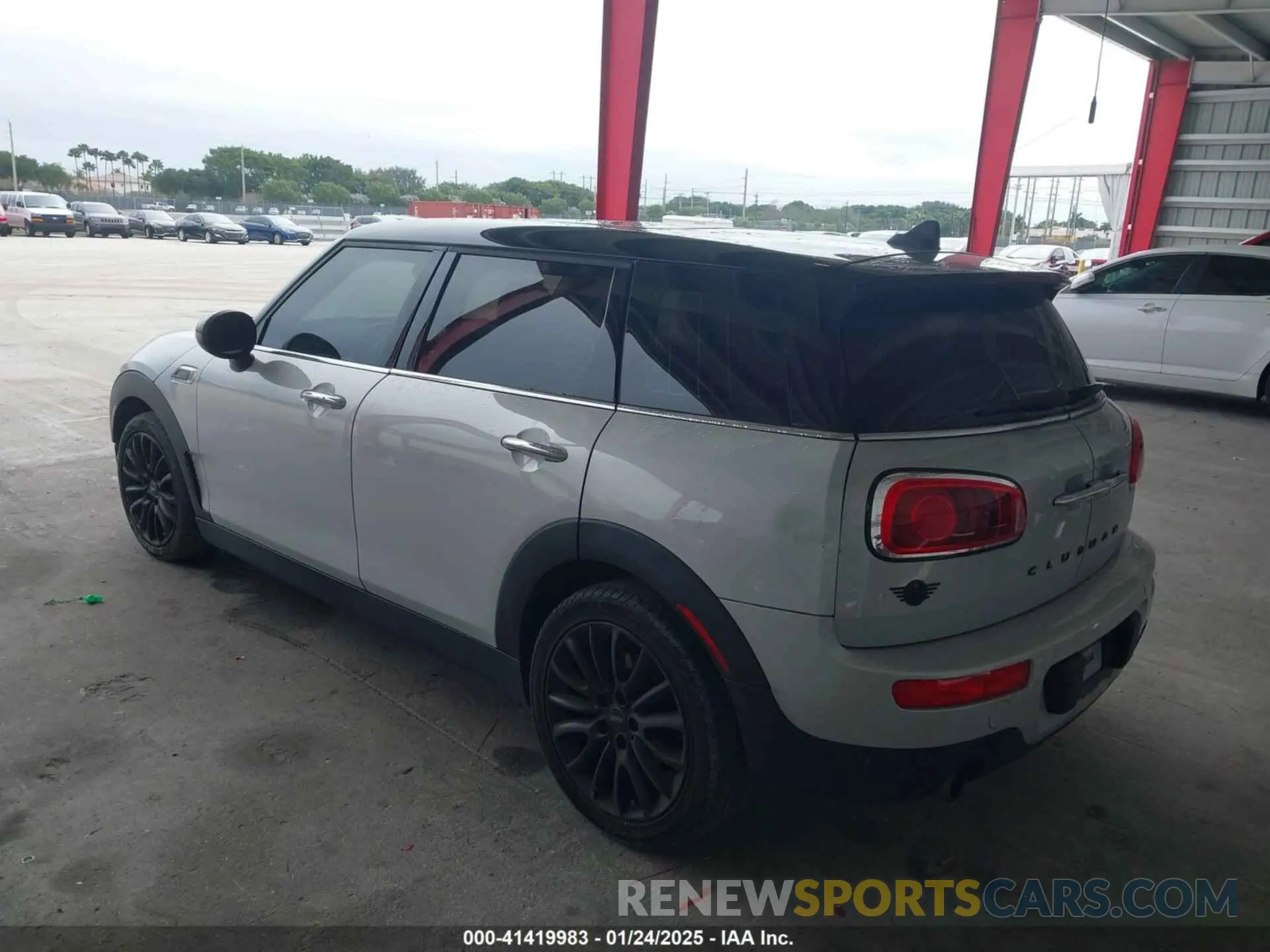 3 Фотография поврежденного автомобиля WMWLN5C53K2E34830 MINI CLUBMAN 2019