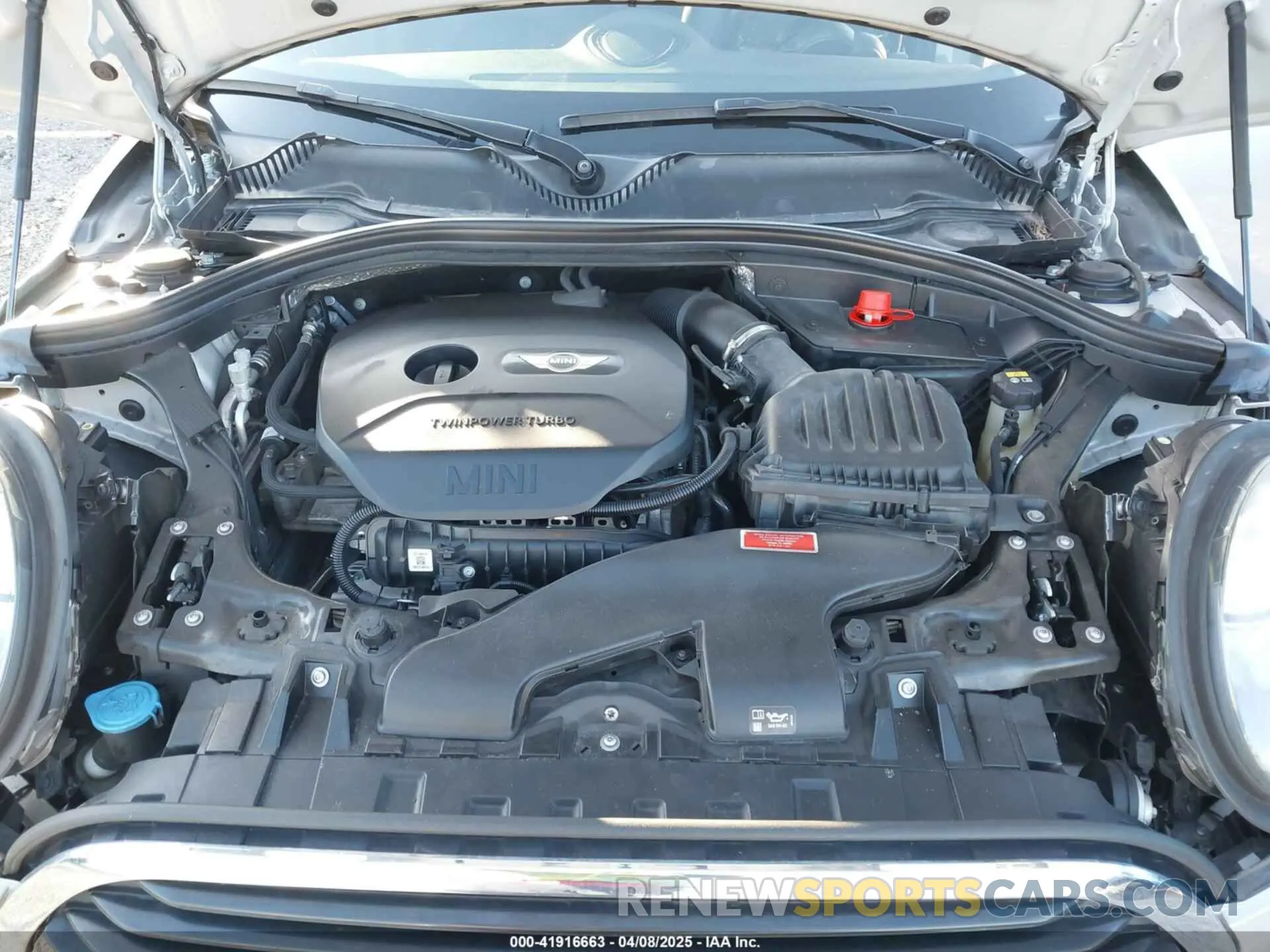 10 Photograph of a damaged car WMWLN5C56K2E34756 MINI CLUBMAN 2019