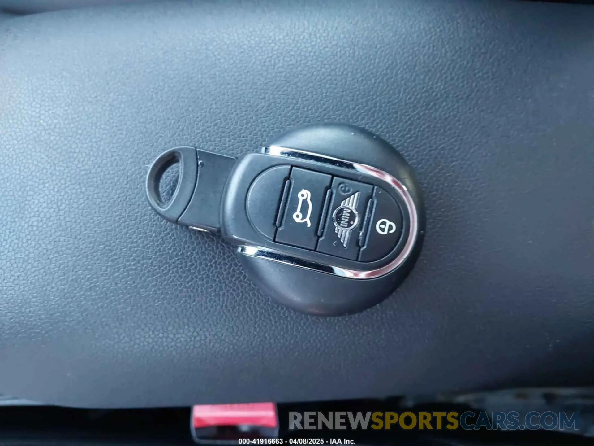 11 Photograph of a damaged car WMWLN5C56K2E34756 MINI CLUBMAN 2019