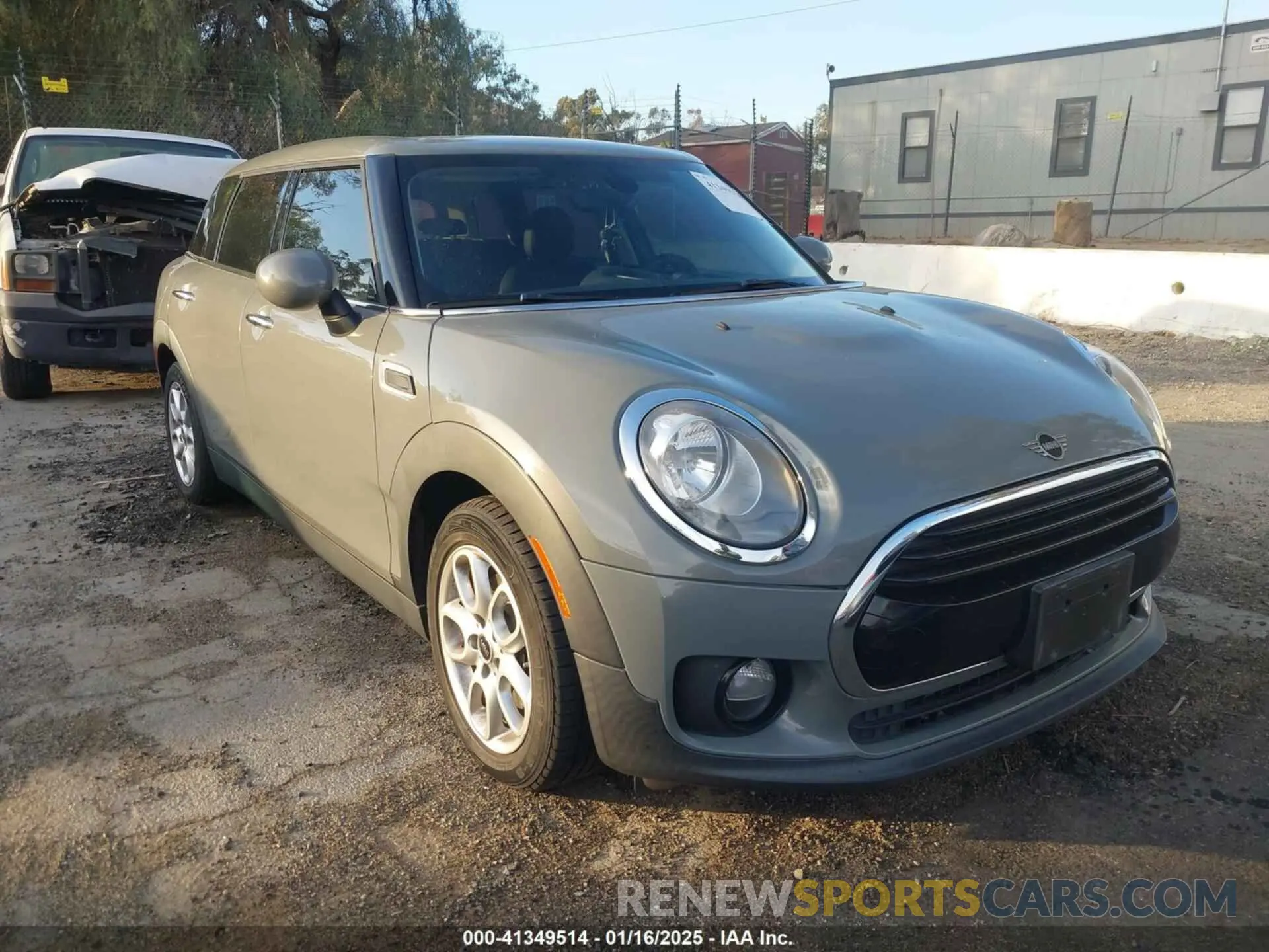 1 Photograph of a damaged car WMWLN5C59K2G82399 MINI CLUBMAN 2019