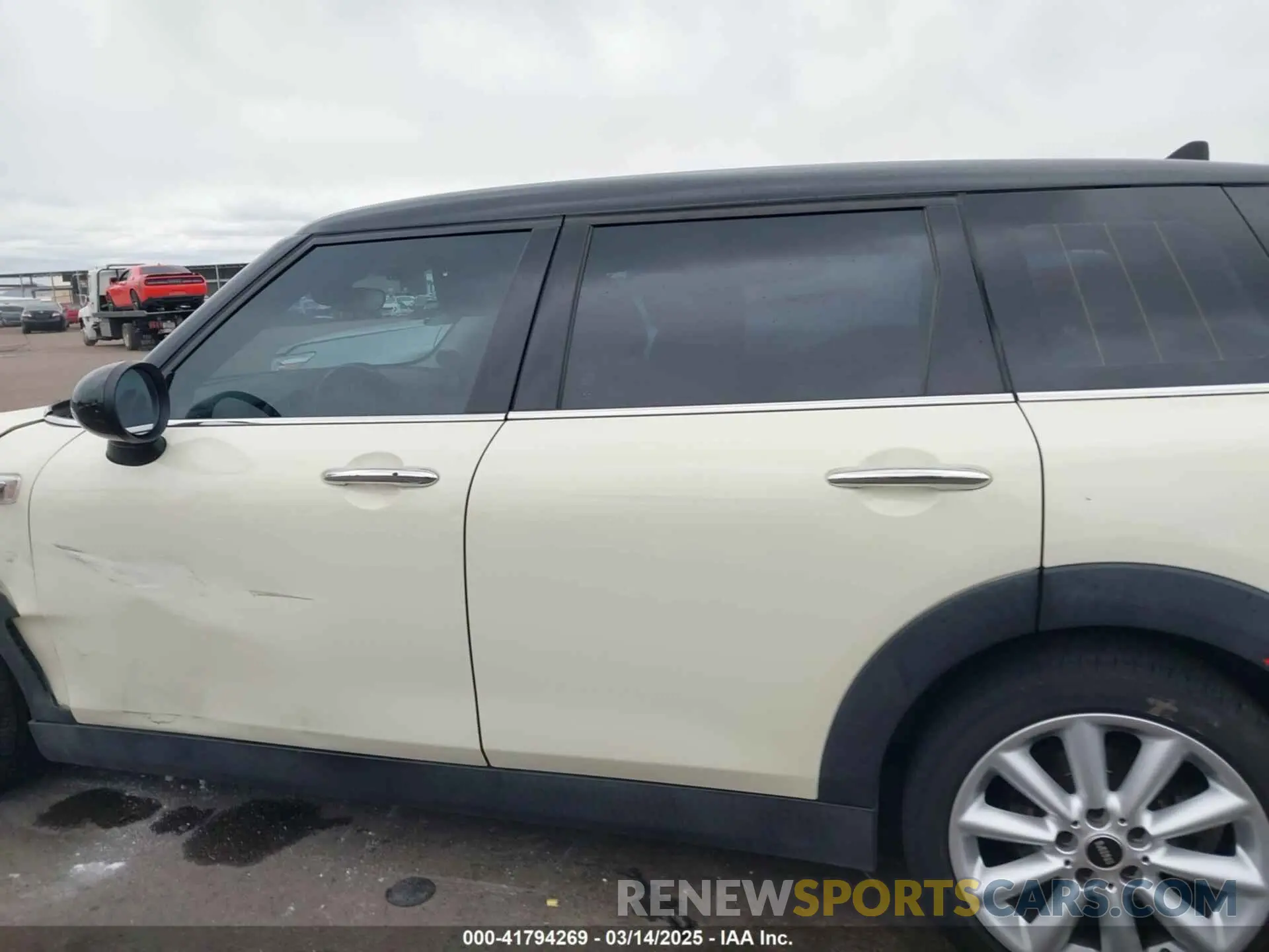 14 Фотография поврежденного автомобиля WMWLN9C55K2E51698 MINI CLUBMAN 2019