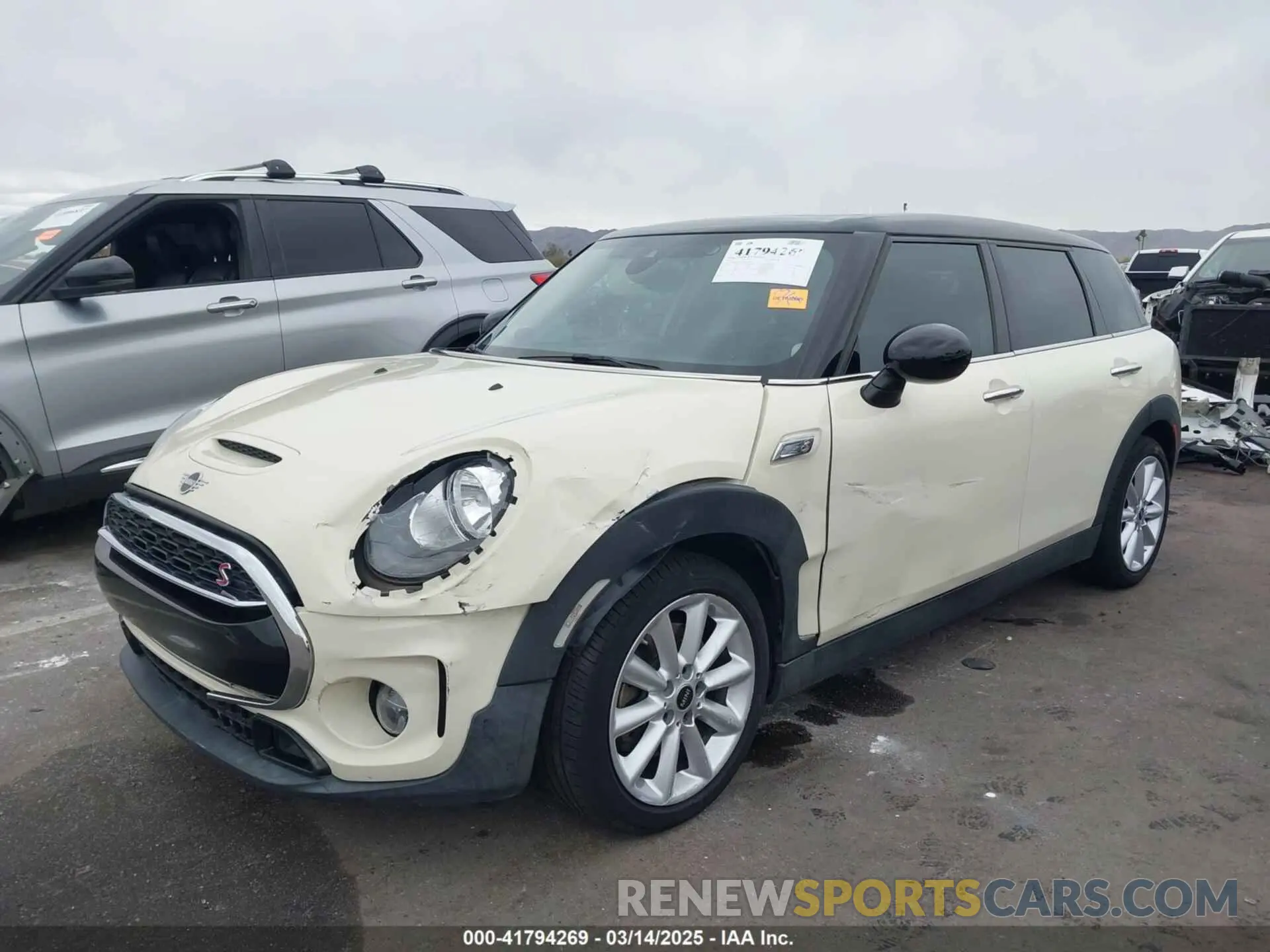 2 Фотография поврежденного автомобиля WMWLN9C55K2E51698 MINI CLUBMAN 2019