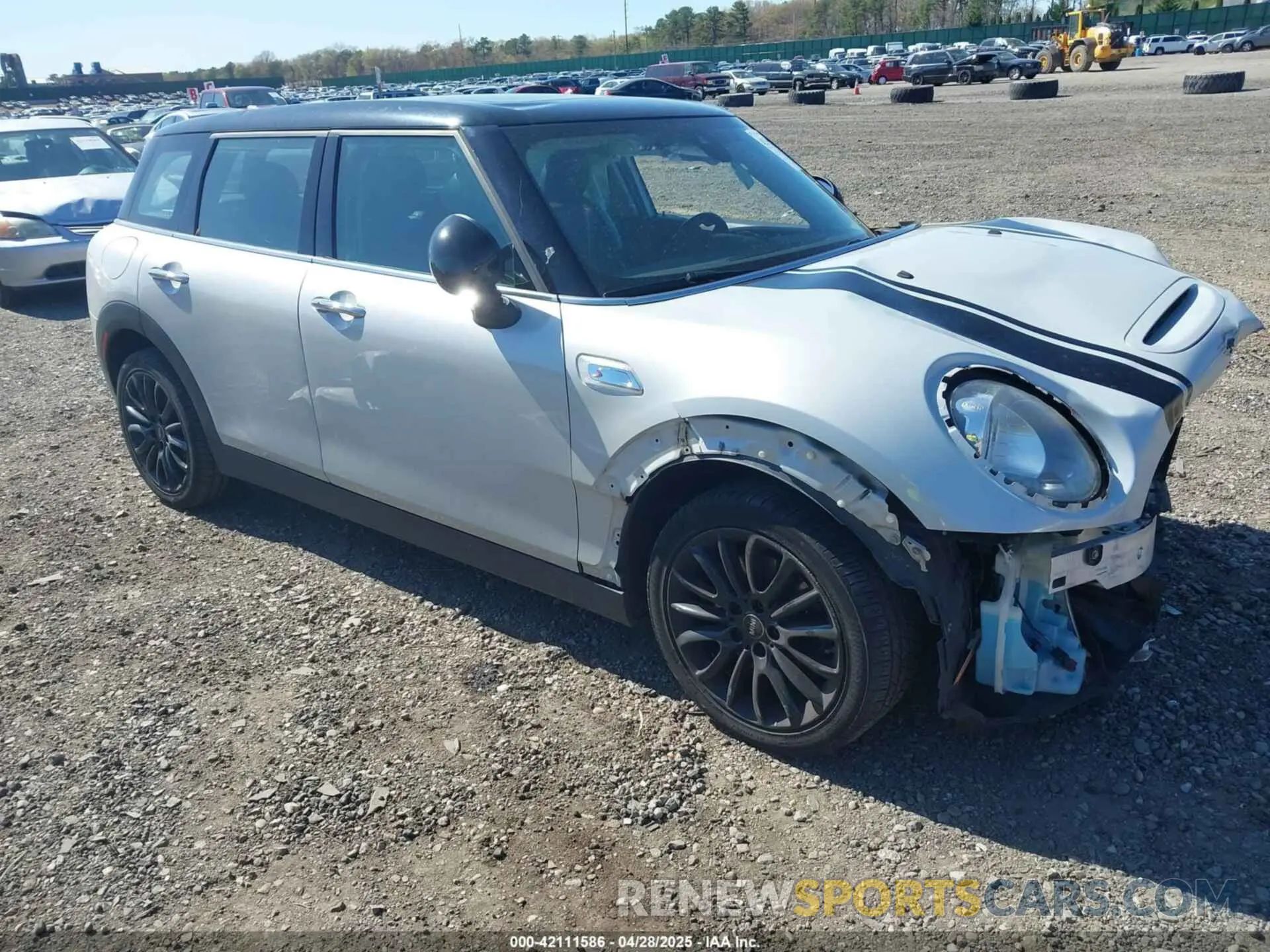 1 Photograph of a damaged car WMWLN9C57K2H60248 MINI CLUBMAN 2019