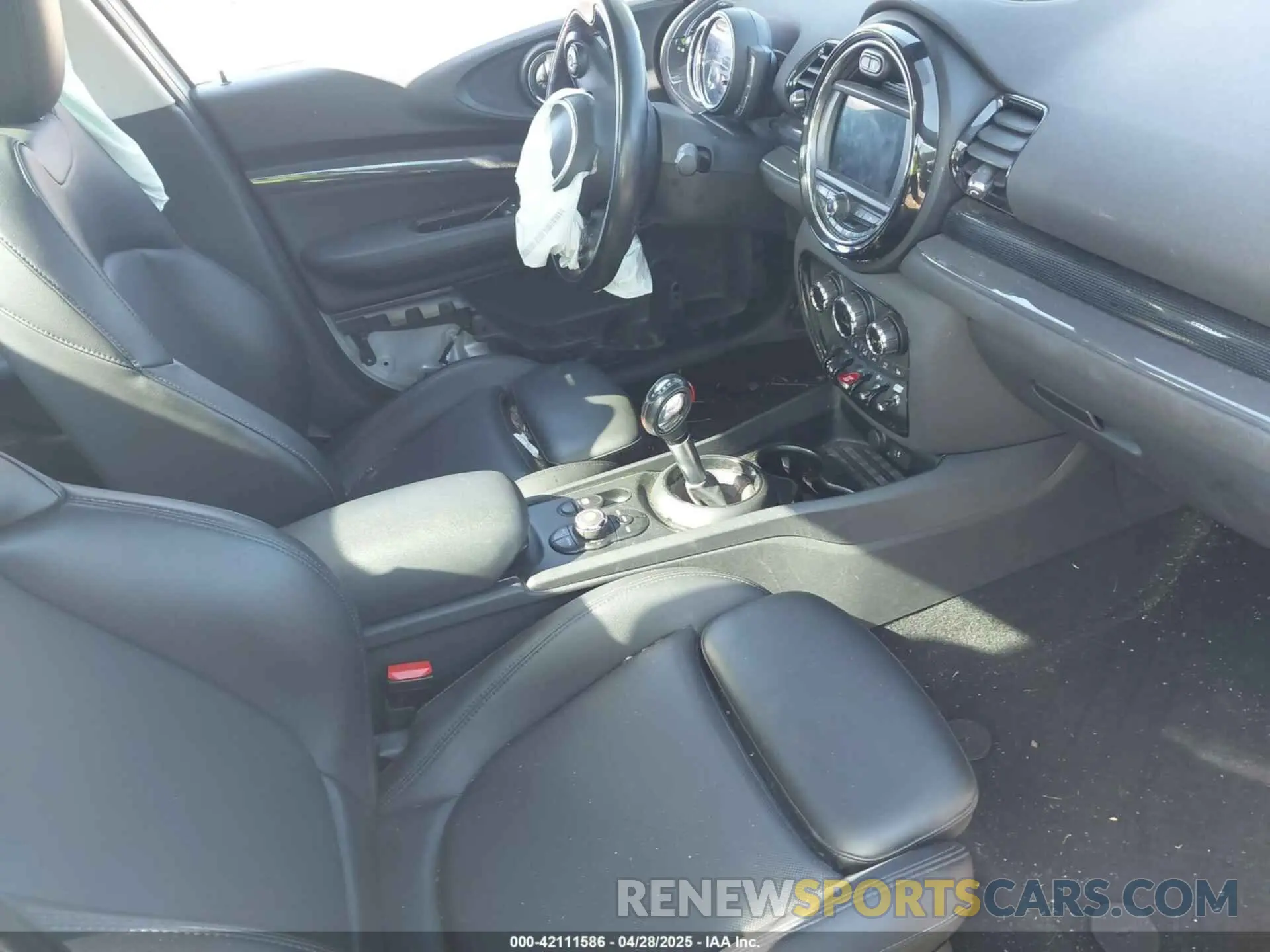 5 Photograph of a damaged car WMWLN9C57K2H60248 MINI CLUBMAN 2019