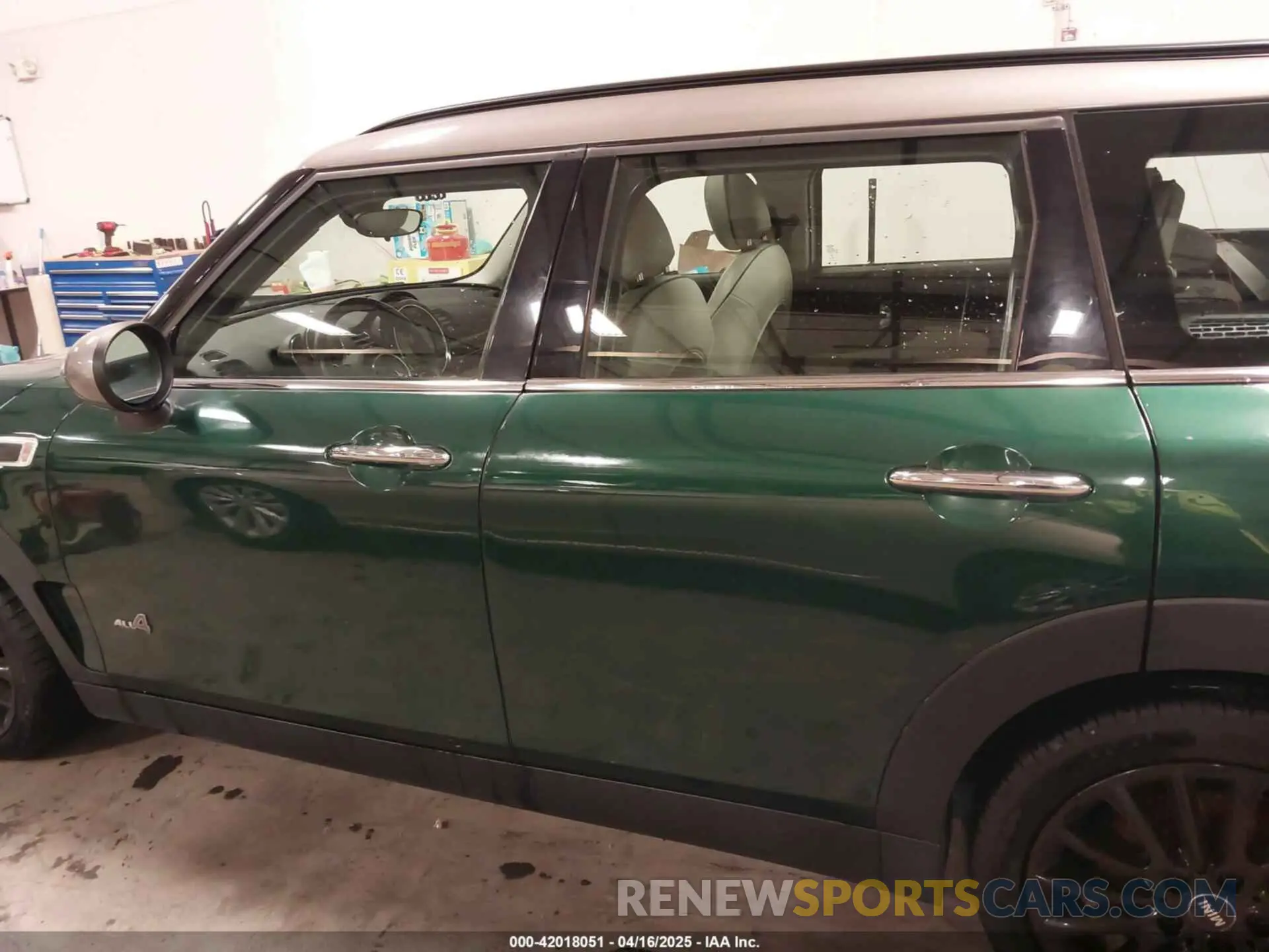15 Photograph of a damaged car WMWLU1C5XK2F30207 MINI CLUBMAN 2019