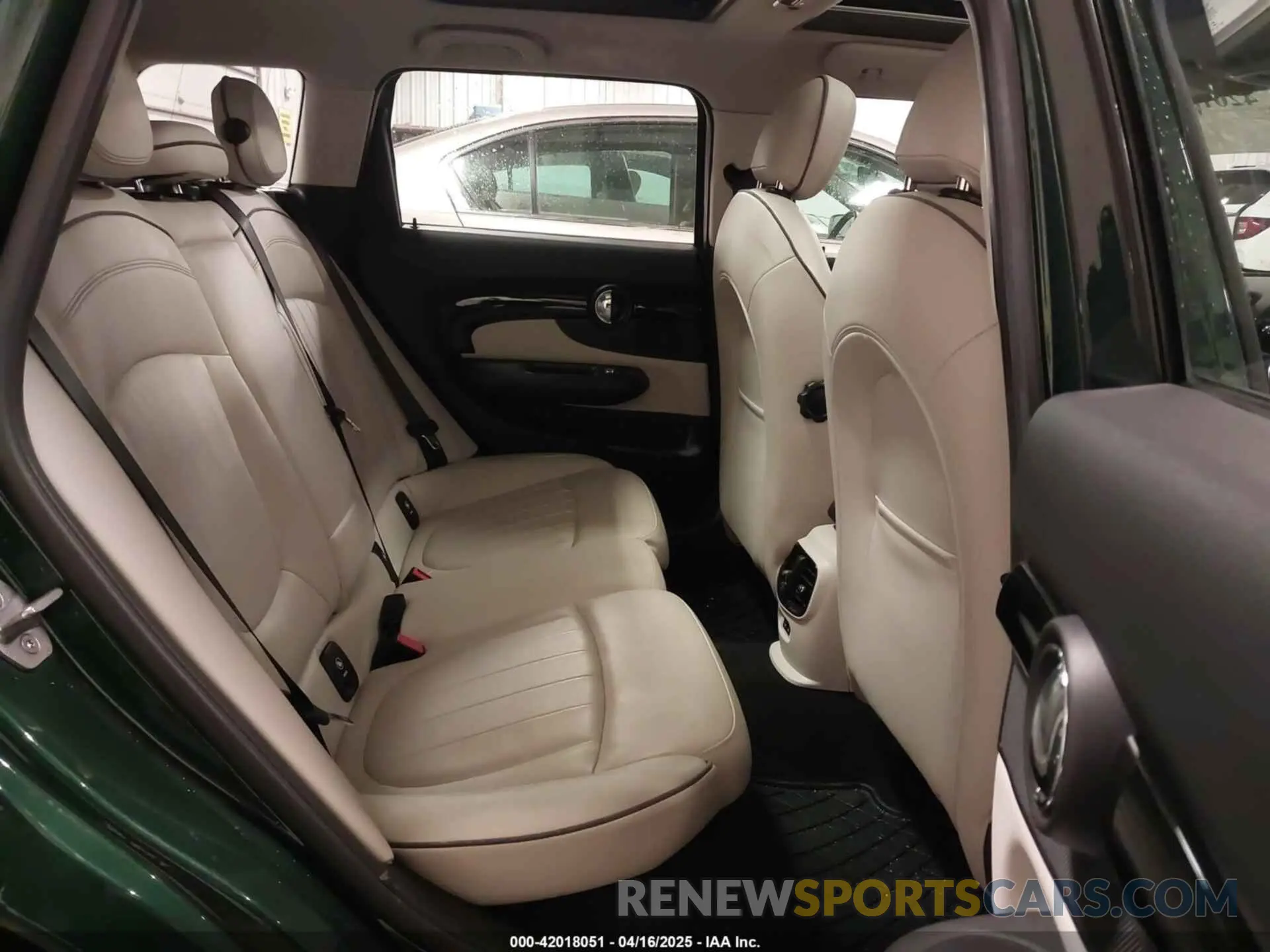 8 Photograph of a damaged car WMWLU1C5XK2F30207 MINI CLUBMAN 2019