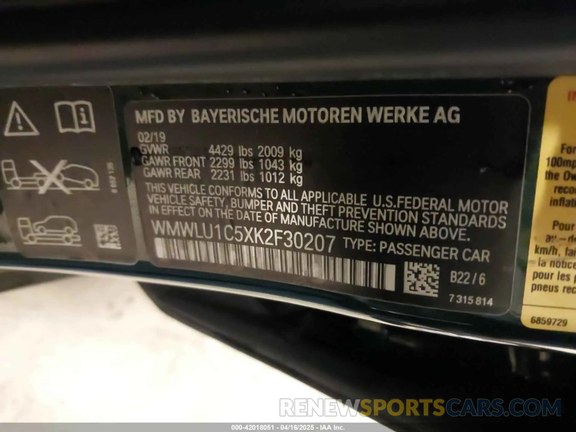 9 Photograph of a damaged car WMWLU1C5XK2F30207 MINI CLUBMAN 2019