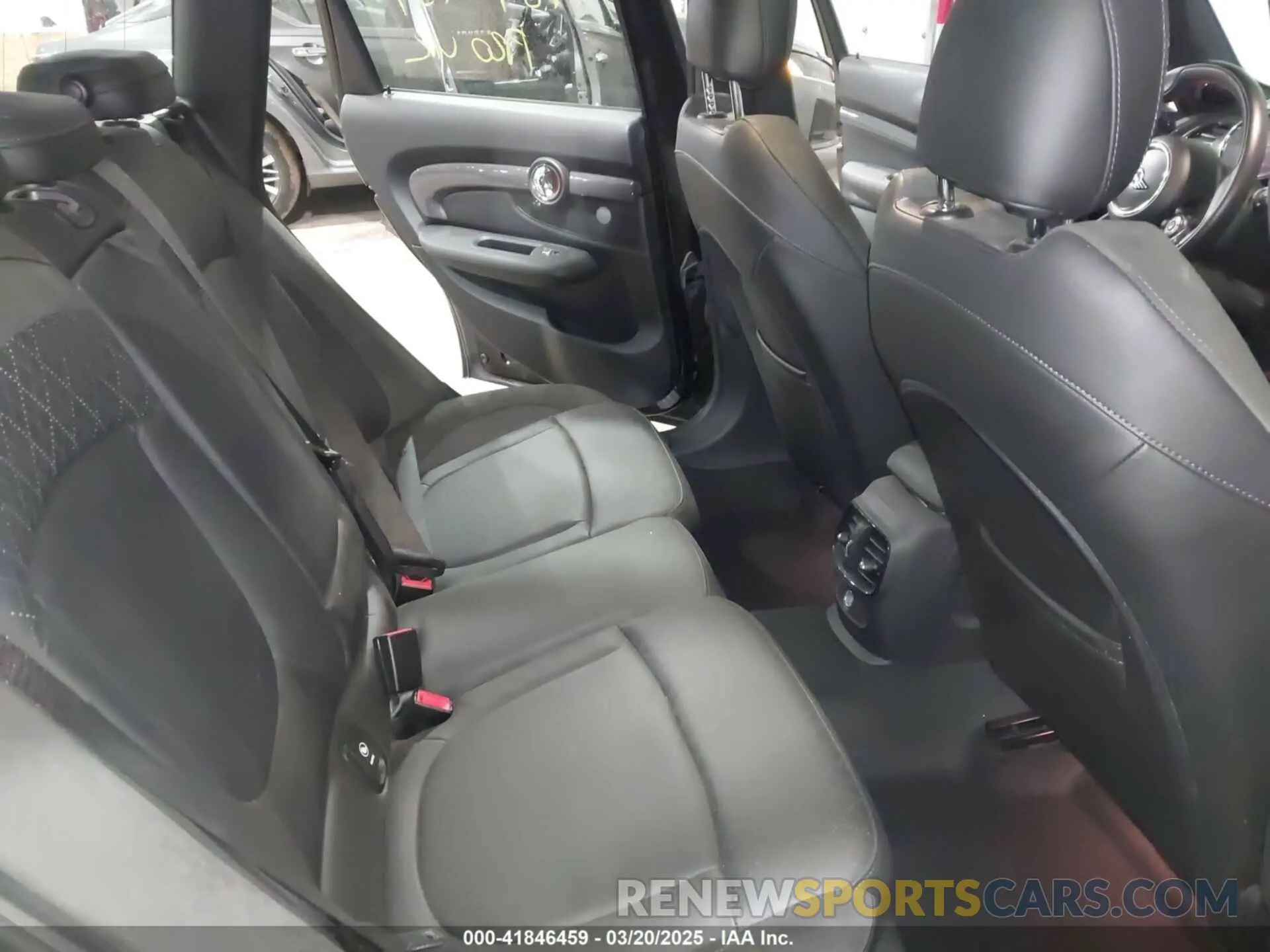 8 Photograph of a damaged car WMWLU5C56K2G04360 MINI CLUBMAN 2019