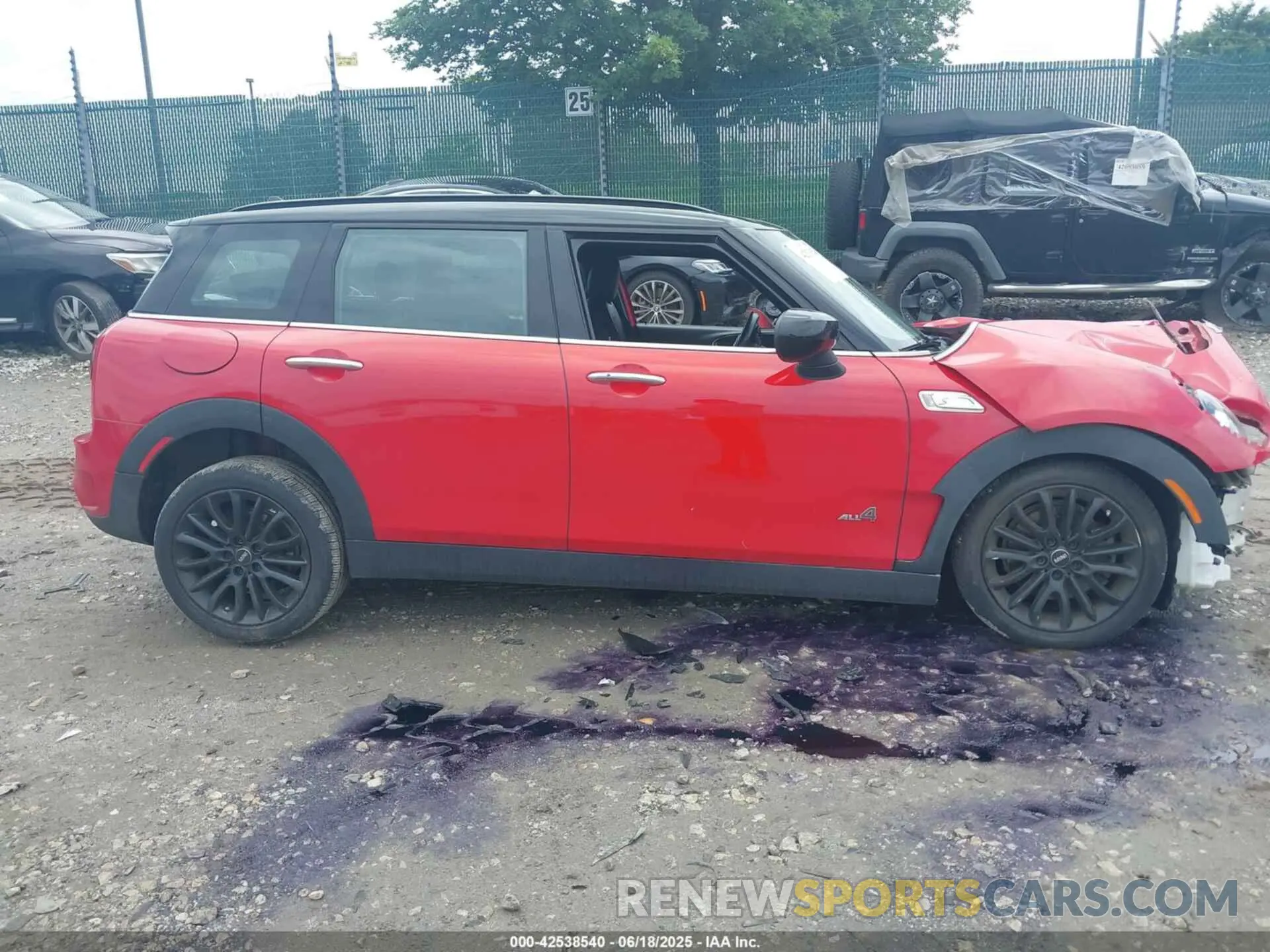 13 Photograph of a damaged car WMWXJ1C03L2M11072 MINI CLUBMAN 2020