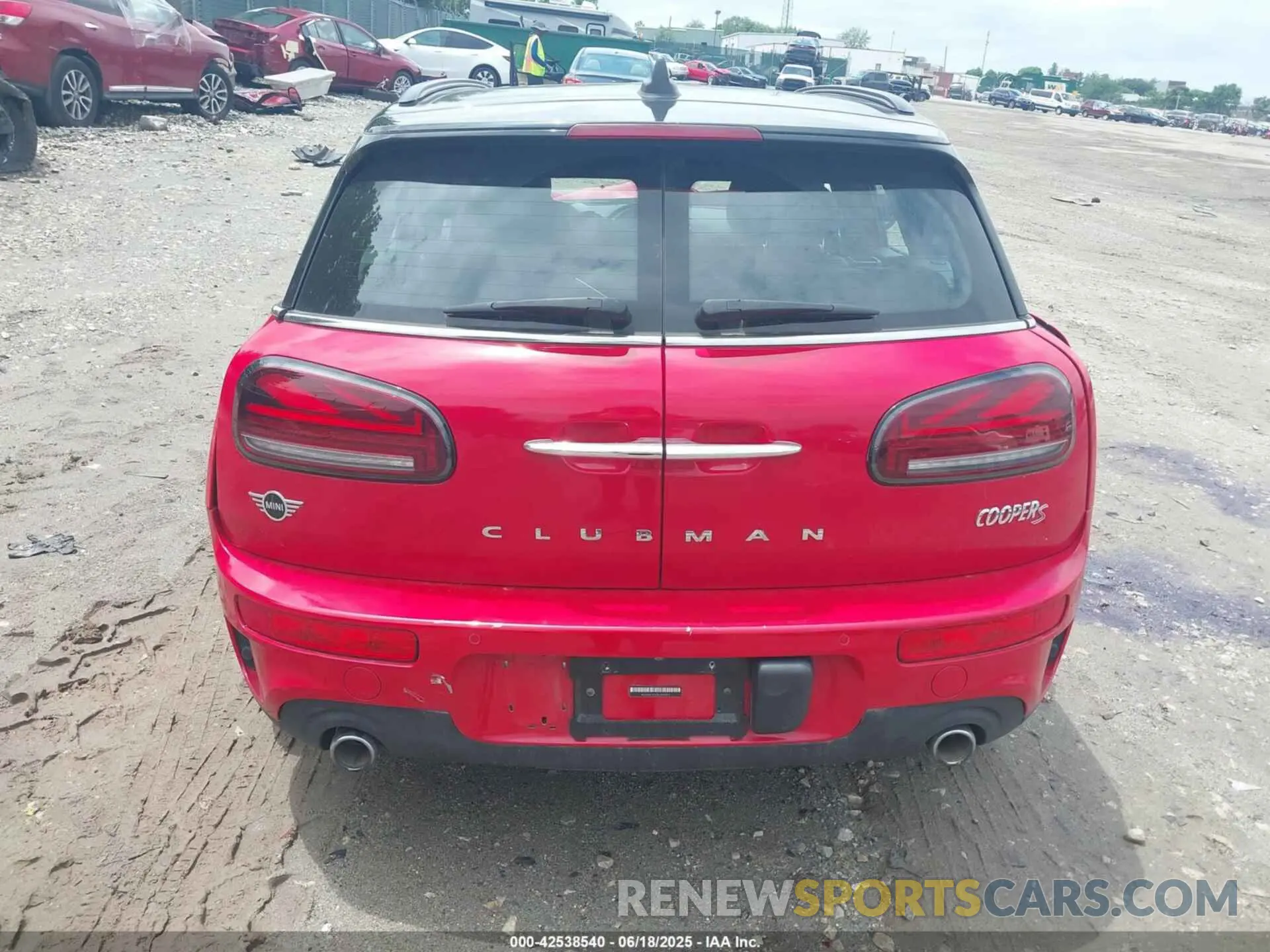 16 Photograph of a damaged car WMWXJ1C03L2M11072 MINI CLUBMAN 2020
