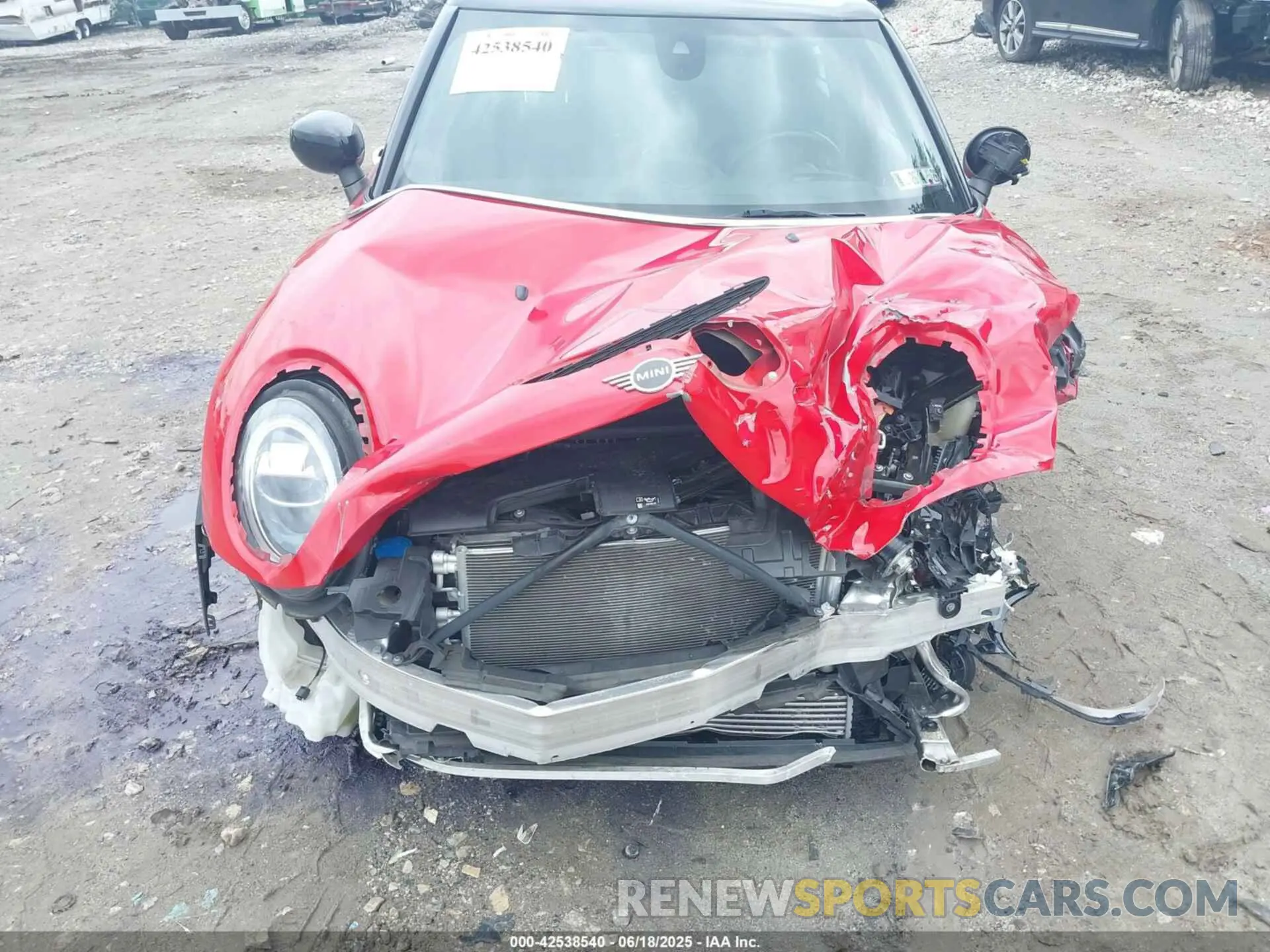 6 Photograph of a damaged car WMWXJ1C03L2M11072 MINI CLUBMAN 2020