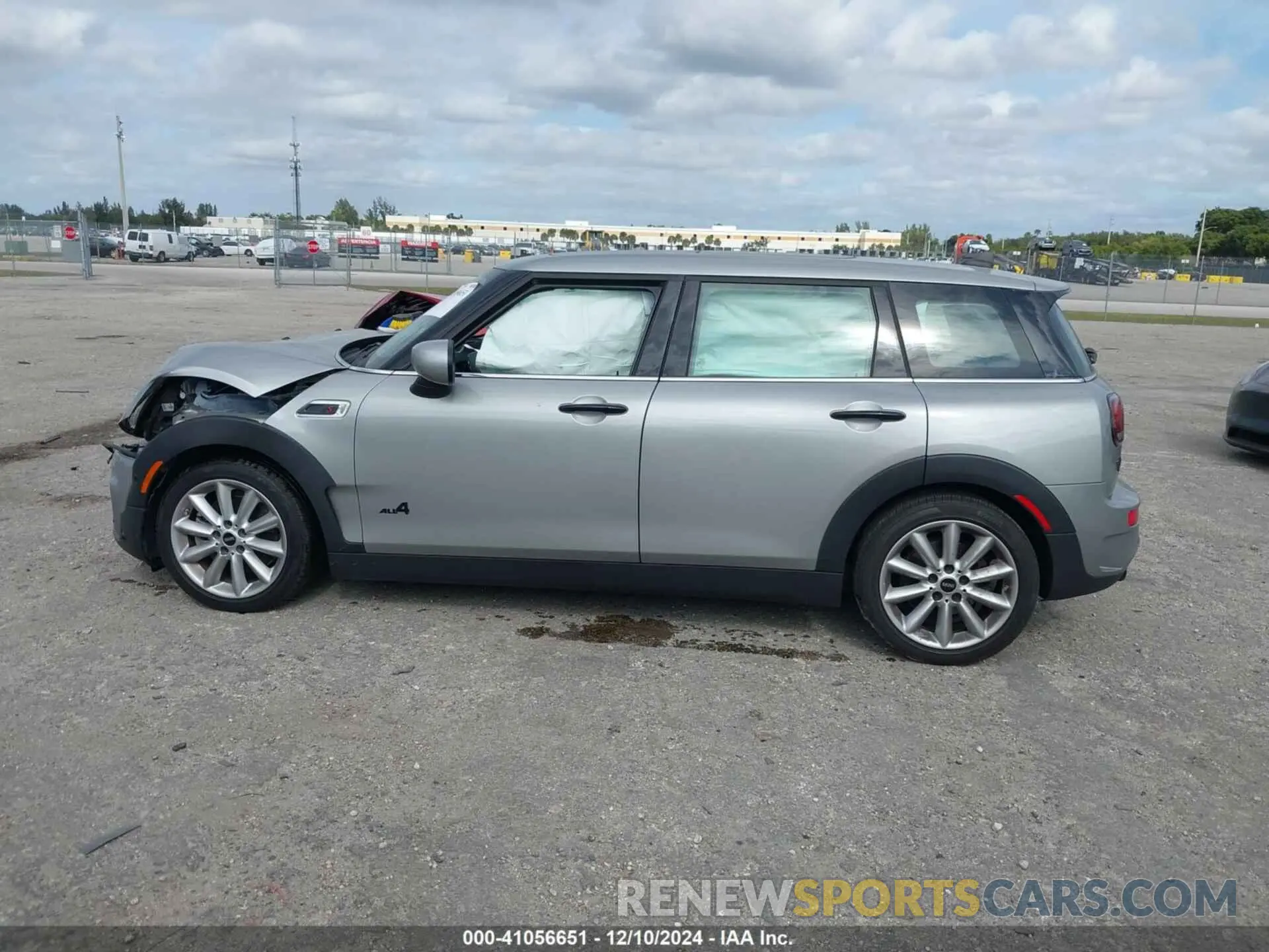 13 Фотография поврежденного автомобиля WMWXJ1C03P2U08484 MINI CLUBMAN 2023