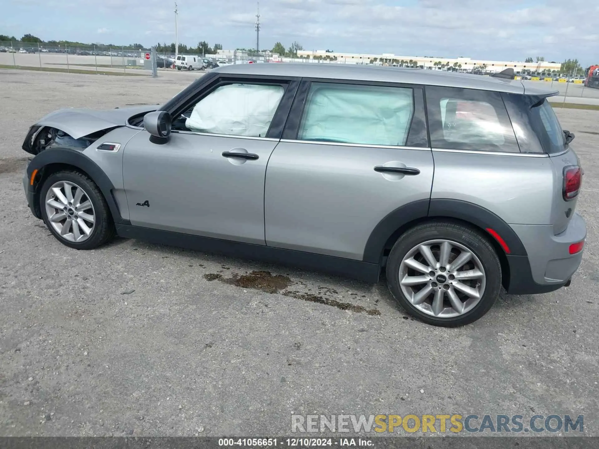 3 Фотография поврежденного автомобиля WMWXJ1C03P2U08484 MINI CLUBMAN 2023