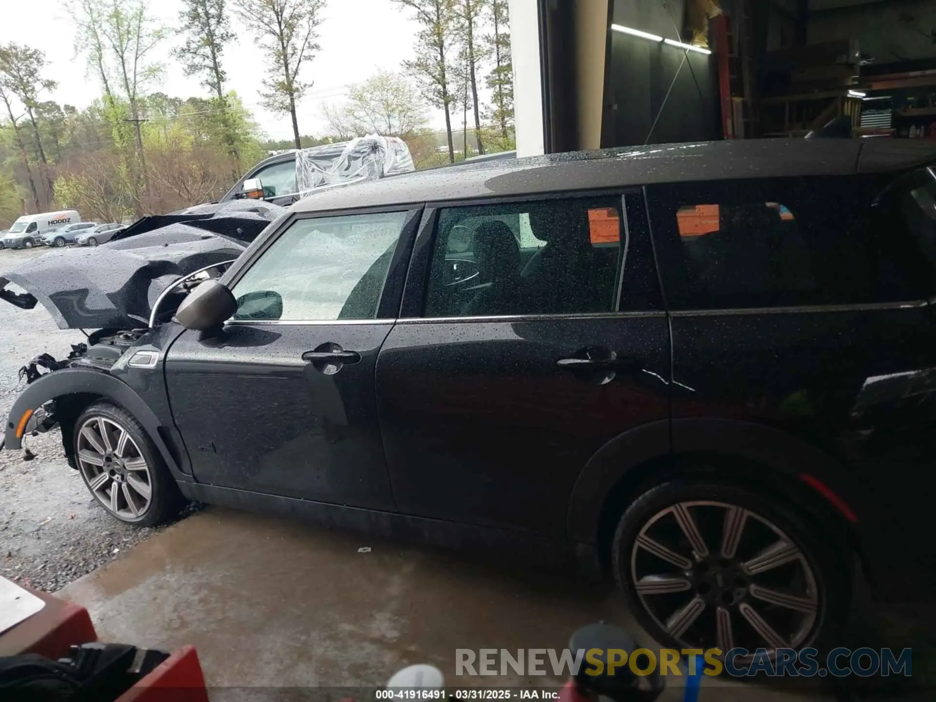 14 Фотография поврежденного автомобиля WMWXJ1C04P2T14811 MINI CLUBMAN 2023