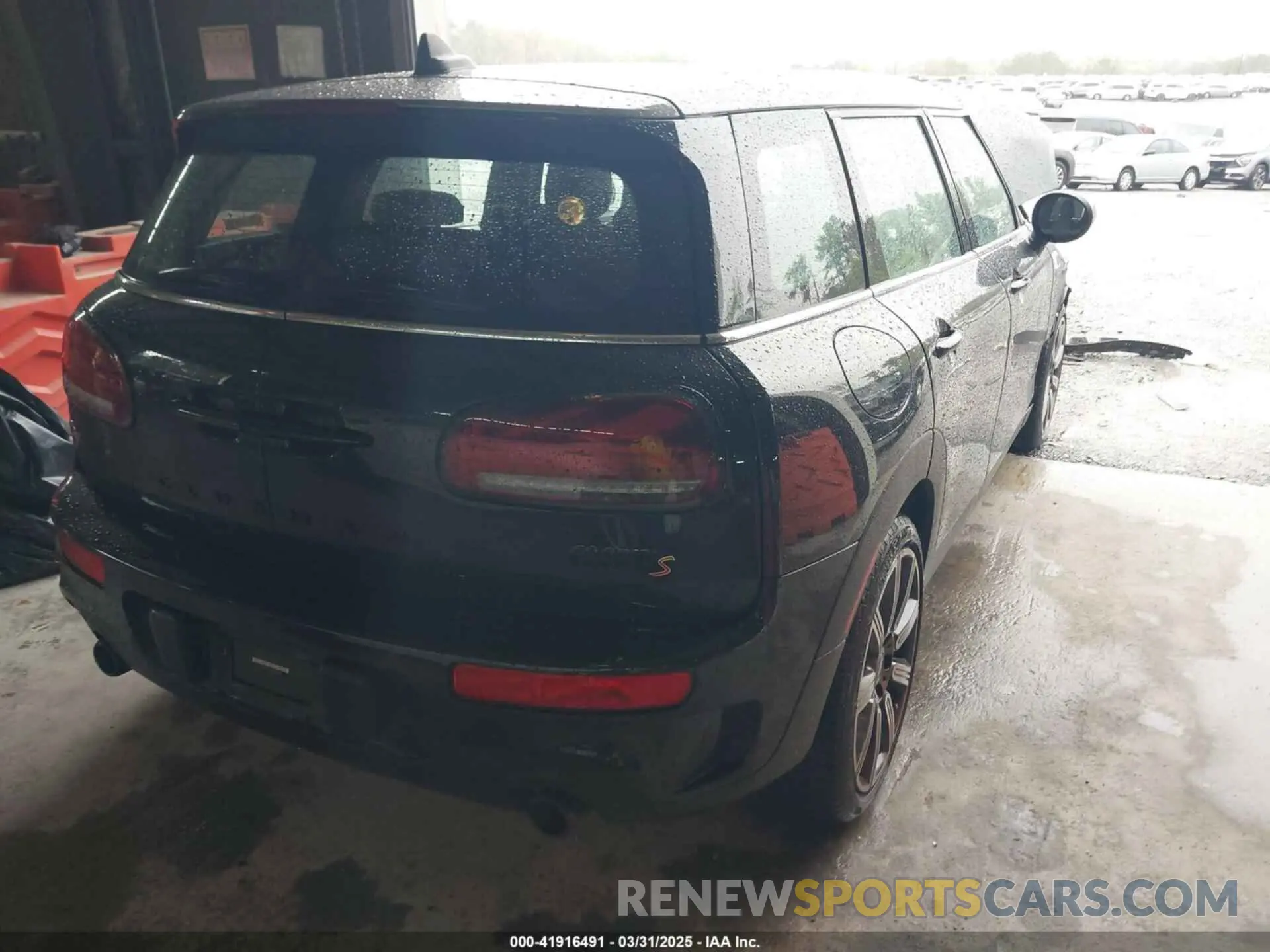 4 Фотография поврежденного автомобиля WMWXJ1C04P2T14811 MINI CLUBMAN 2023
