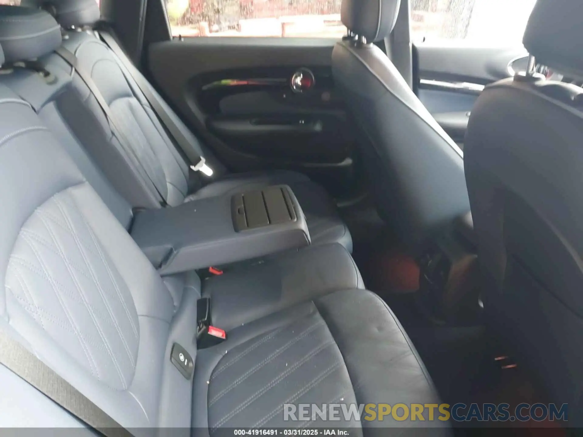 8 Фотография поврежденного автомобиля WMWXJ1C04P2T14811 MINI CLUBMAN 2023