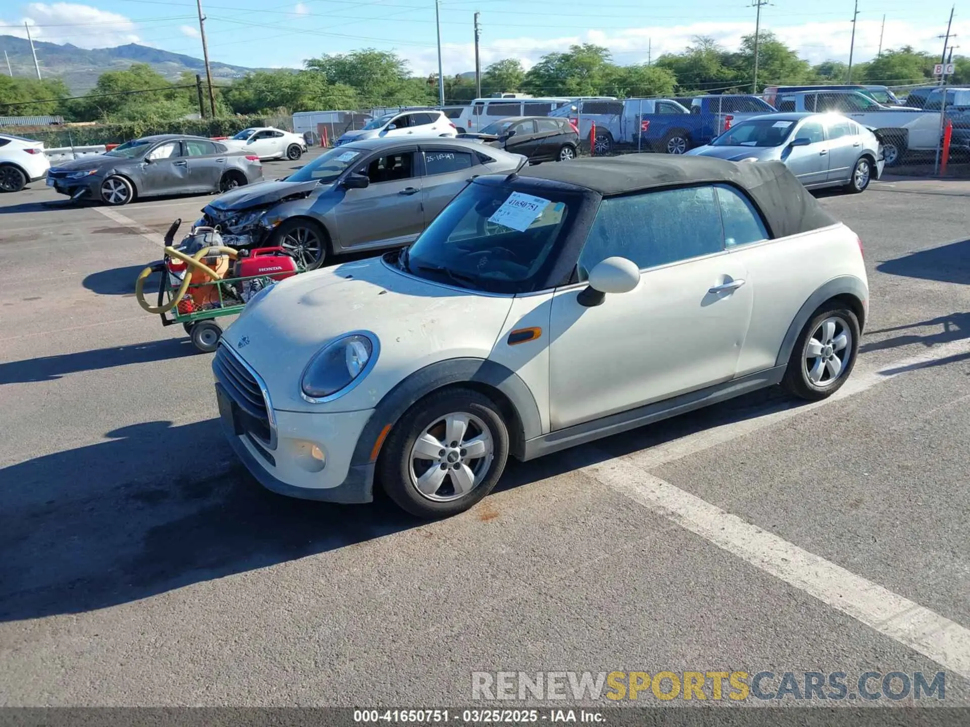 2 Photograph of a damaged car WMWWG5C52K3D01641 MINI CONVERTIBLE 2019