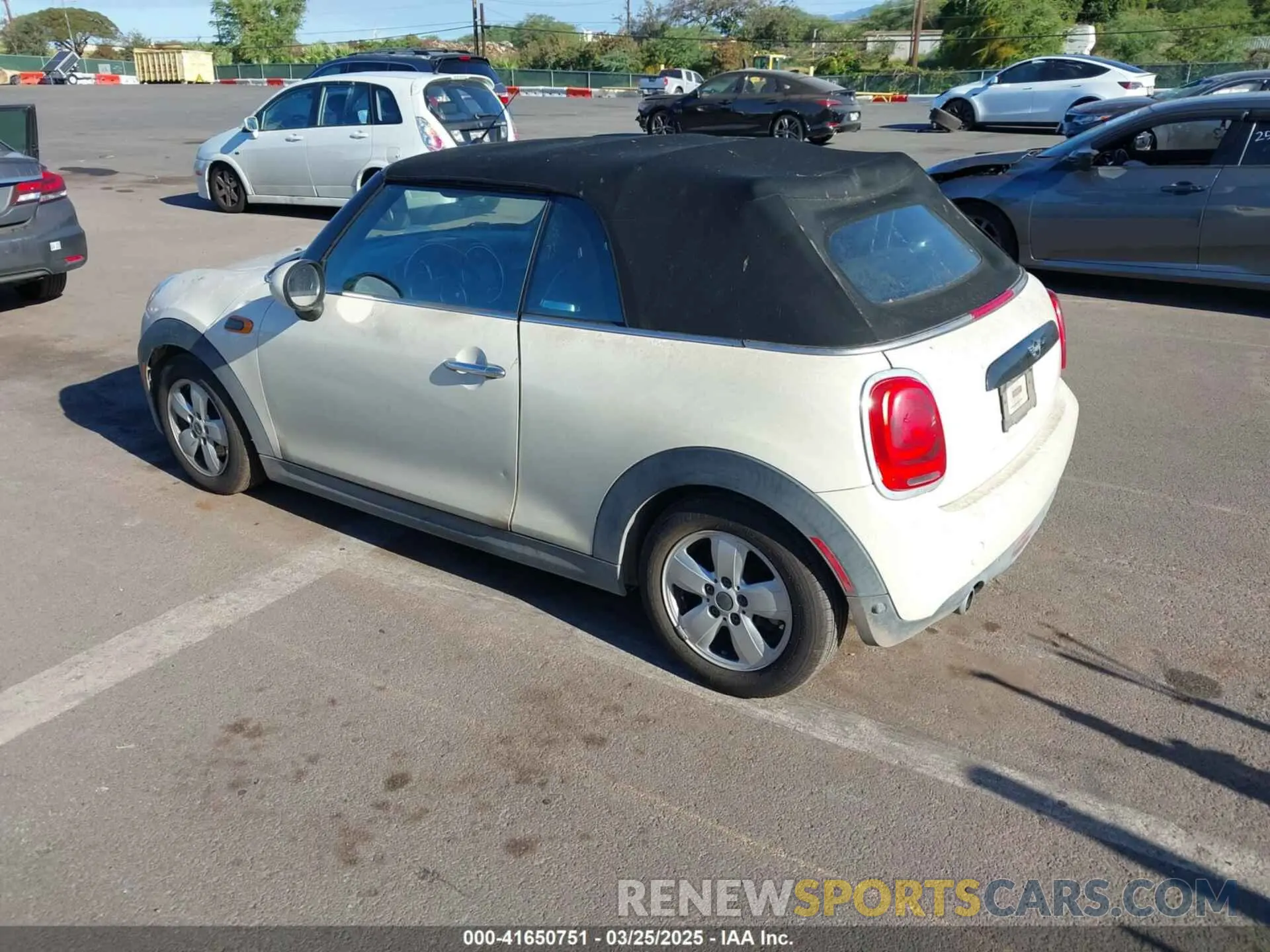 3 Photograph of a damaged car WMWWG5C52K3D01641 MINI CONVERTIBLE 2019