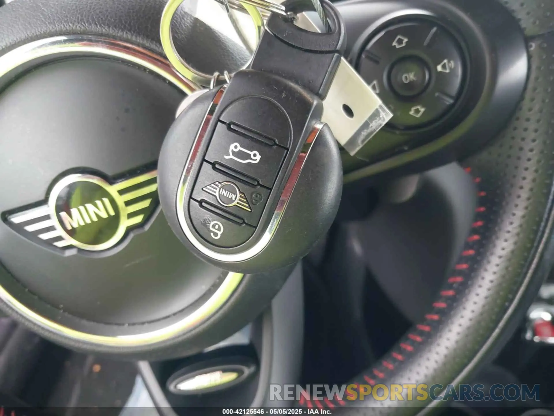 11 Фотография поврежденного автомобиля WMWWG9C51K3E39565 MINI CONVERTIBLE 2019