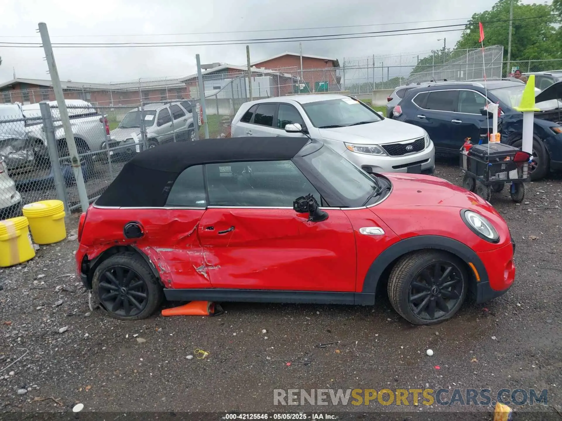 13 Фотография поврежденного автомобиля WMWWG9C51K3E39565 MINI CONVERTIBLE 2019