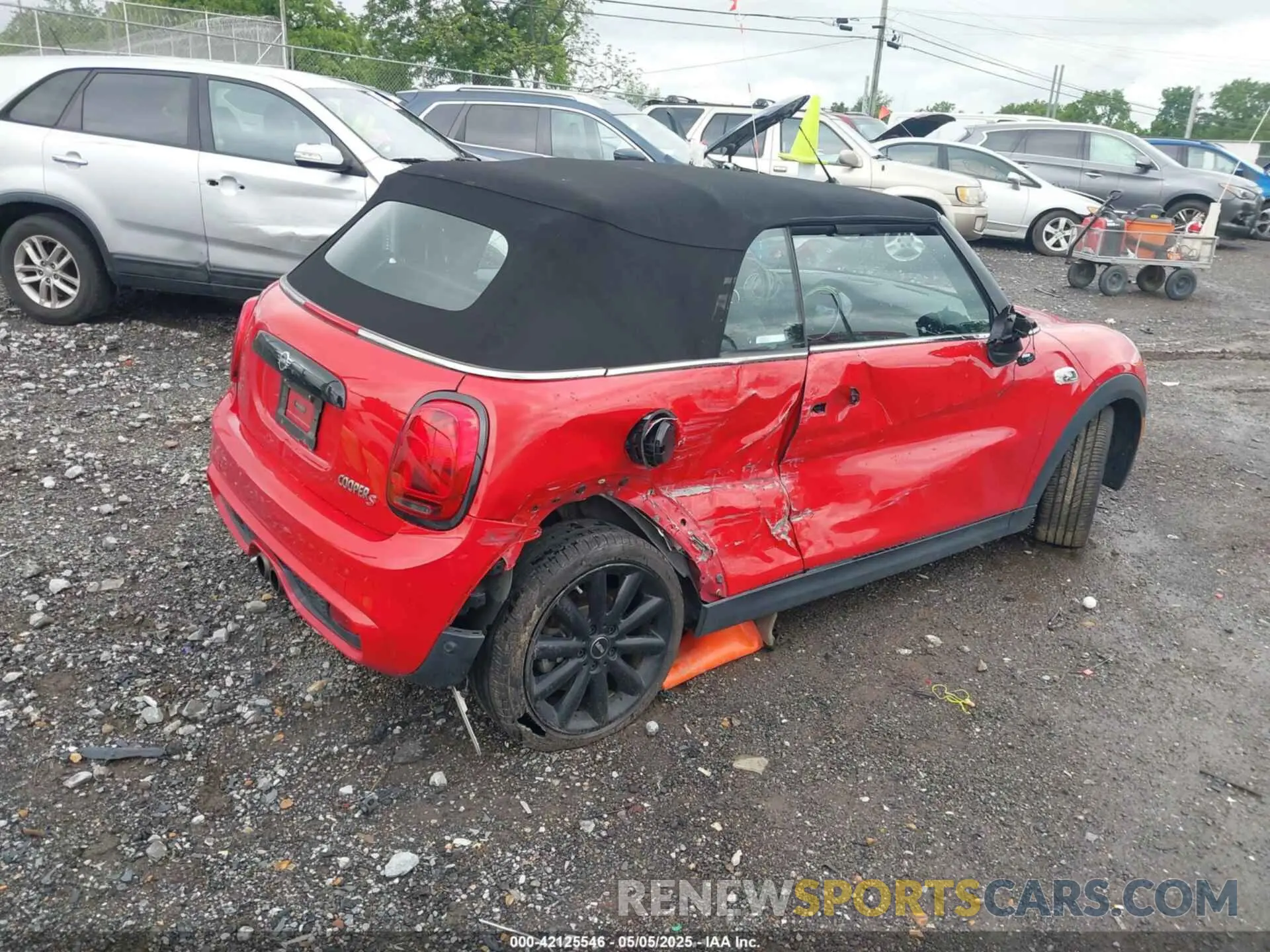 4 Фотография поврежденного автомобиля WMWWG9C51K3E39565 MINI CONVERTIBLE 2019