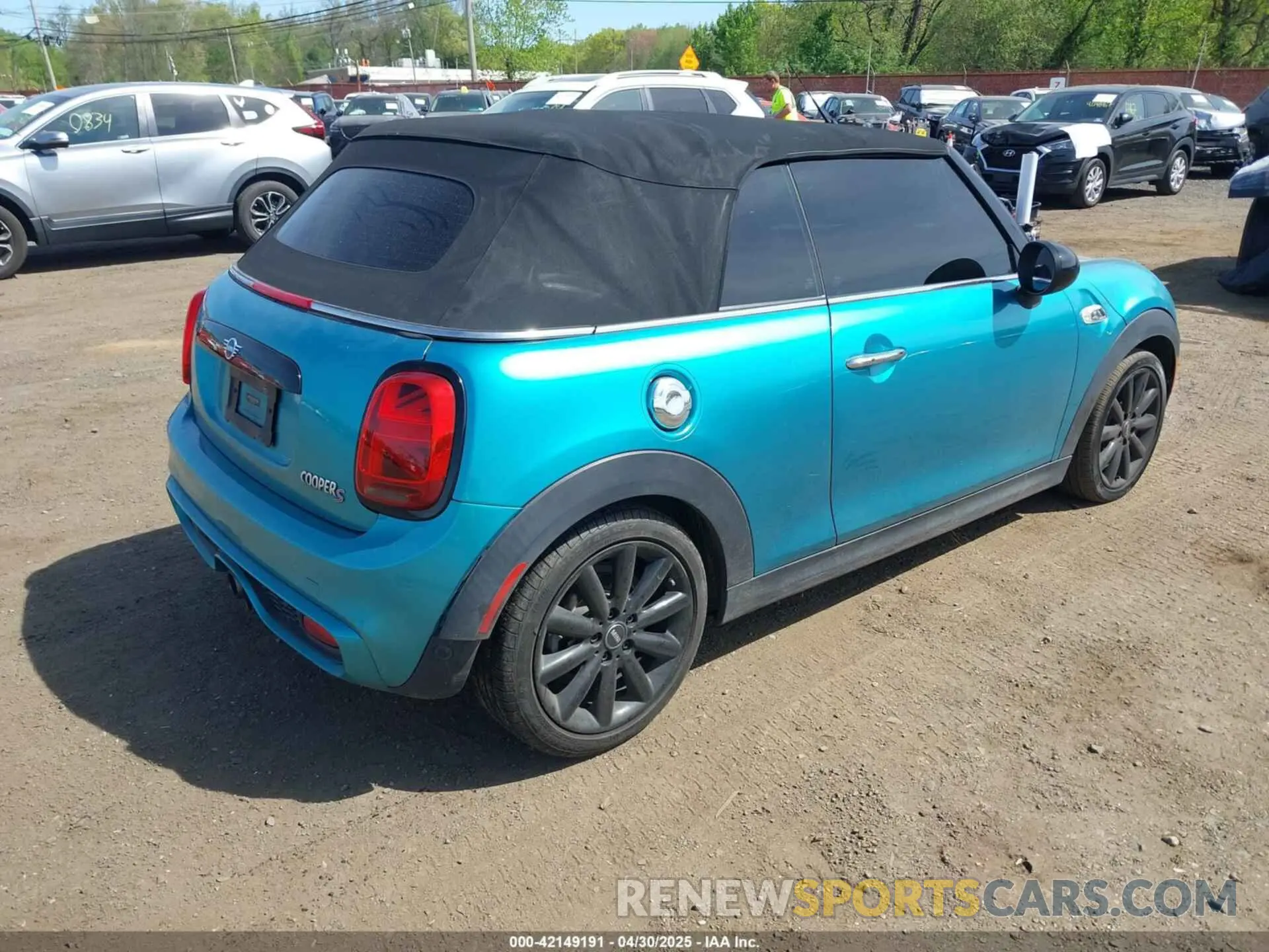 4 Photograph of a damaged car WMWWG9C54K3E41195 MINI CONVERTIBLE 2019
