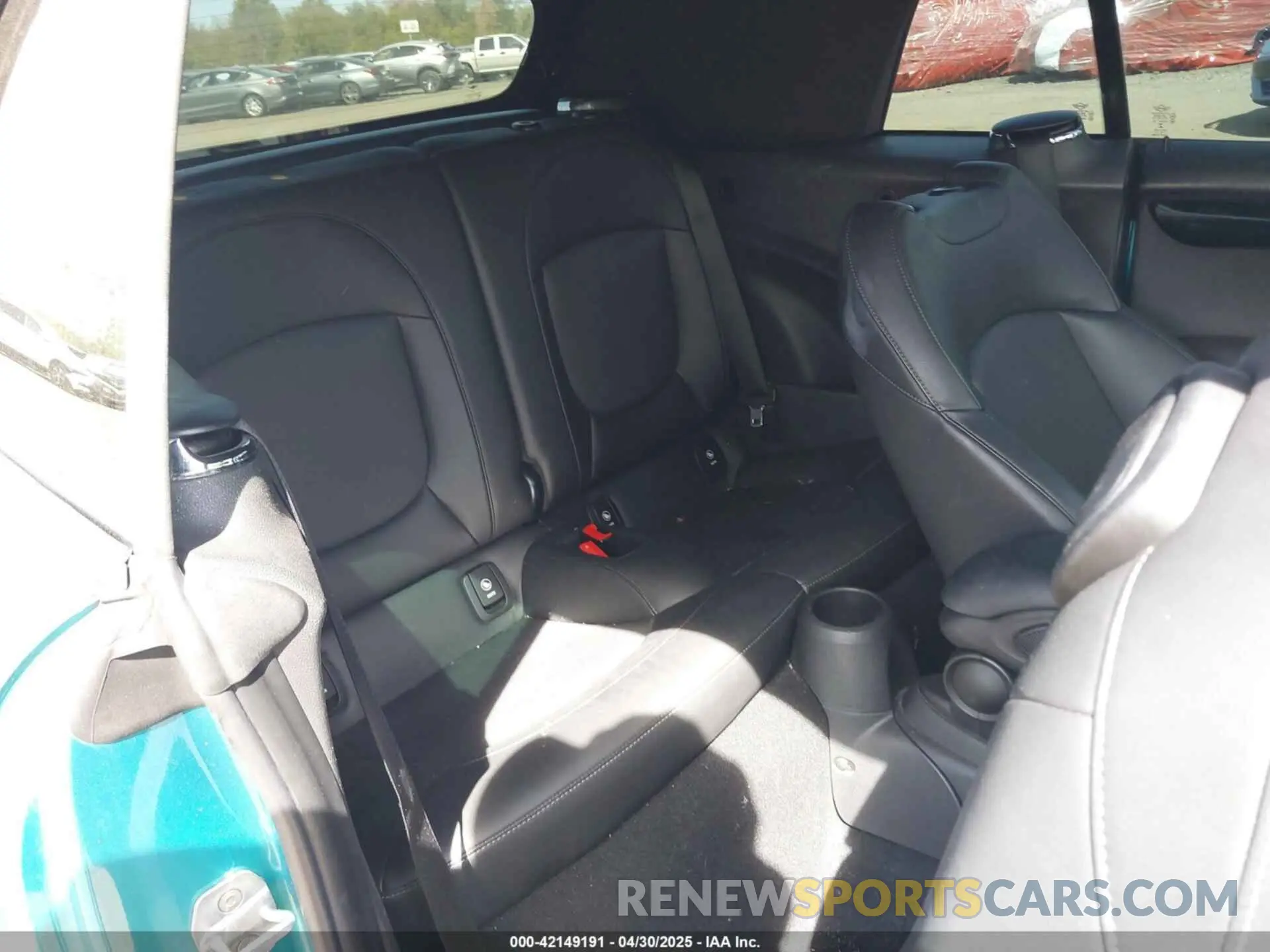 8 Photograph of a damaged car WMWWG9C54K3E41195 MINI CONVERTIBLE 2019