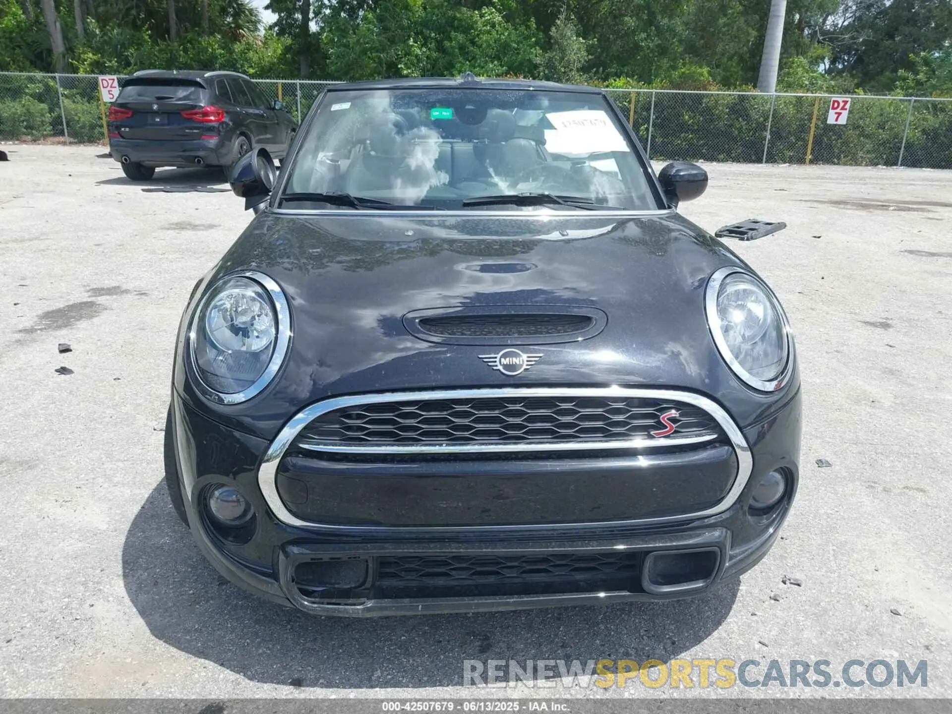 11 Photograph of a damaged car WMWWJ5C0XM3M08622 MINI CONVERTIBLE 2021