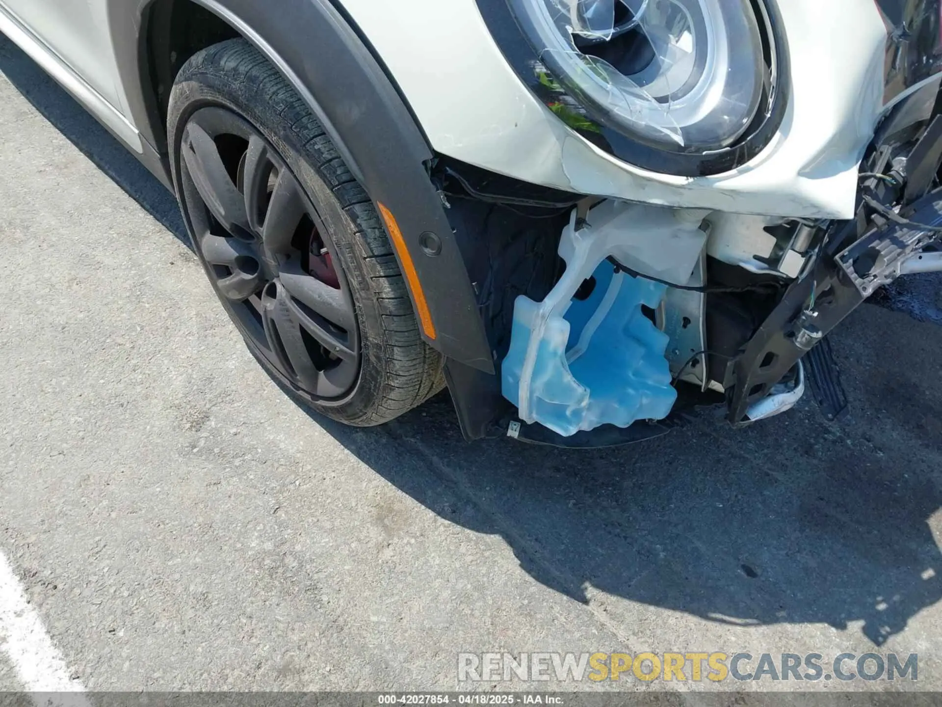 16 Photograph of a damaged car WMWWJ9C0XM3M07302 MINI CONVERTIBLE 2021