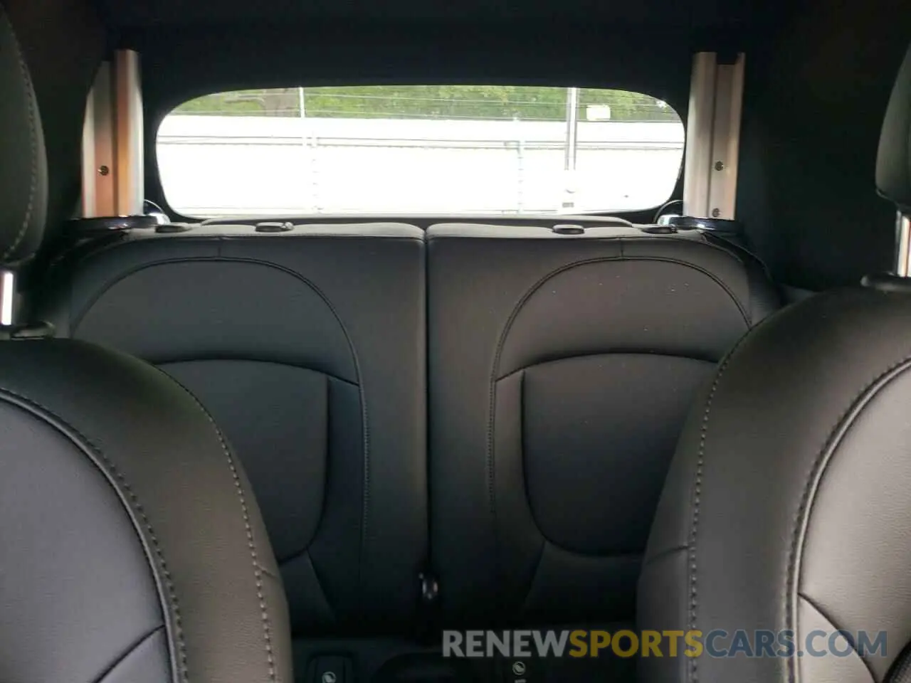 10 Photograph of a damaged car WMWWG5C56K3F79281 MINI COOPER 2019