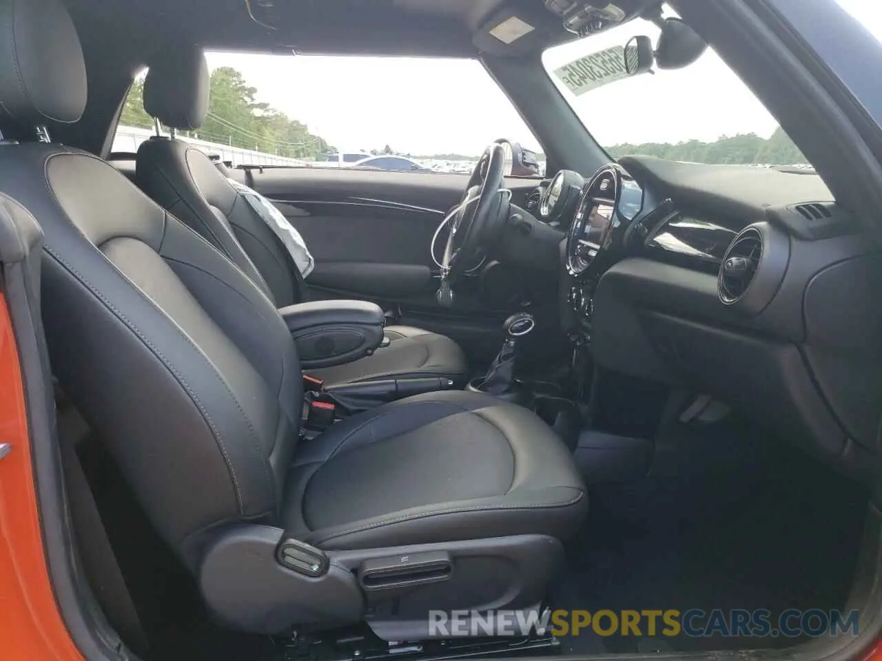 7 Photograph of a damaged car WMWWG5C56K3F79281 MINI COOPER 2019