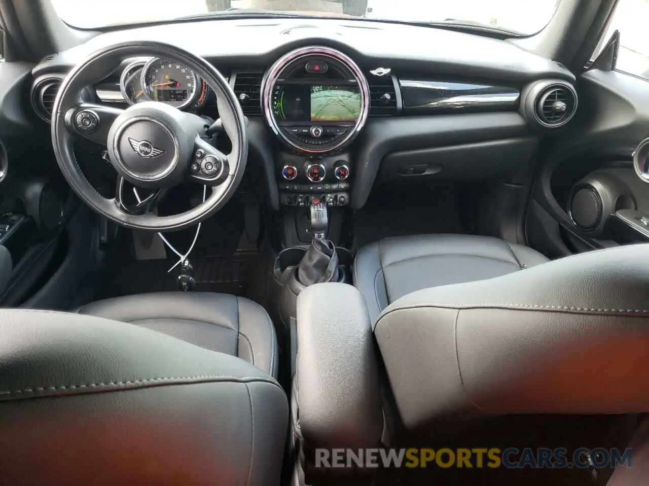8 Photograph of a damaged car WMWWG5C56K3F79281 MINI COOPER 2019