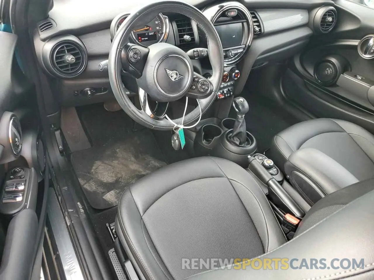 8 Photograph of a damaged car WMWWG5C58K3H09058 MINI COOPER 2019