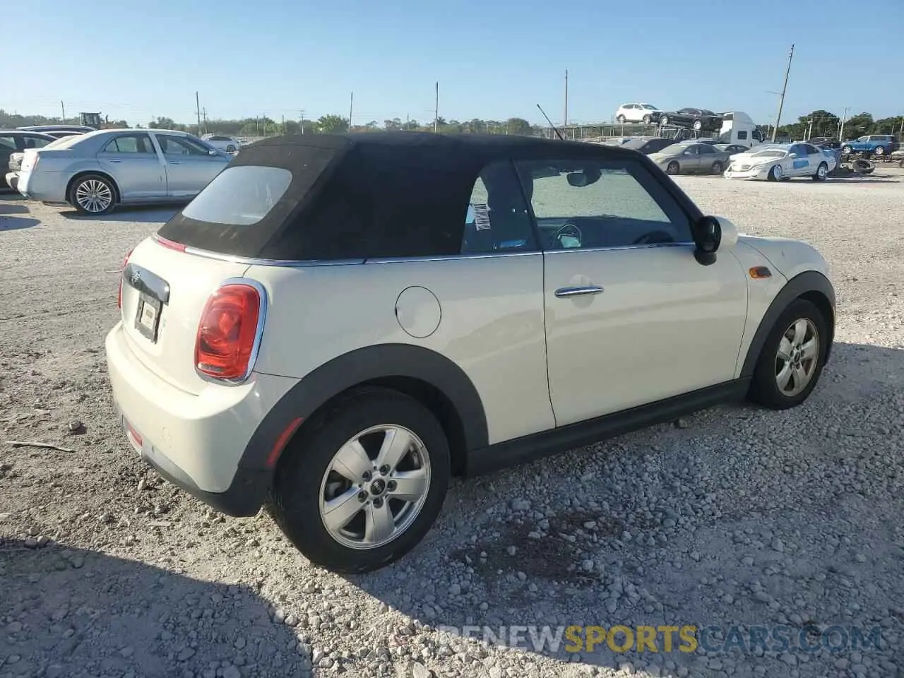 3 Photograph of a damaged car WMWWG5C59K3D01832 MINI COOPER 2019