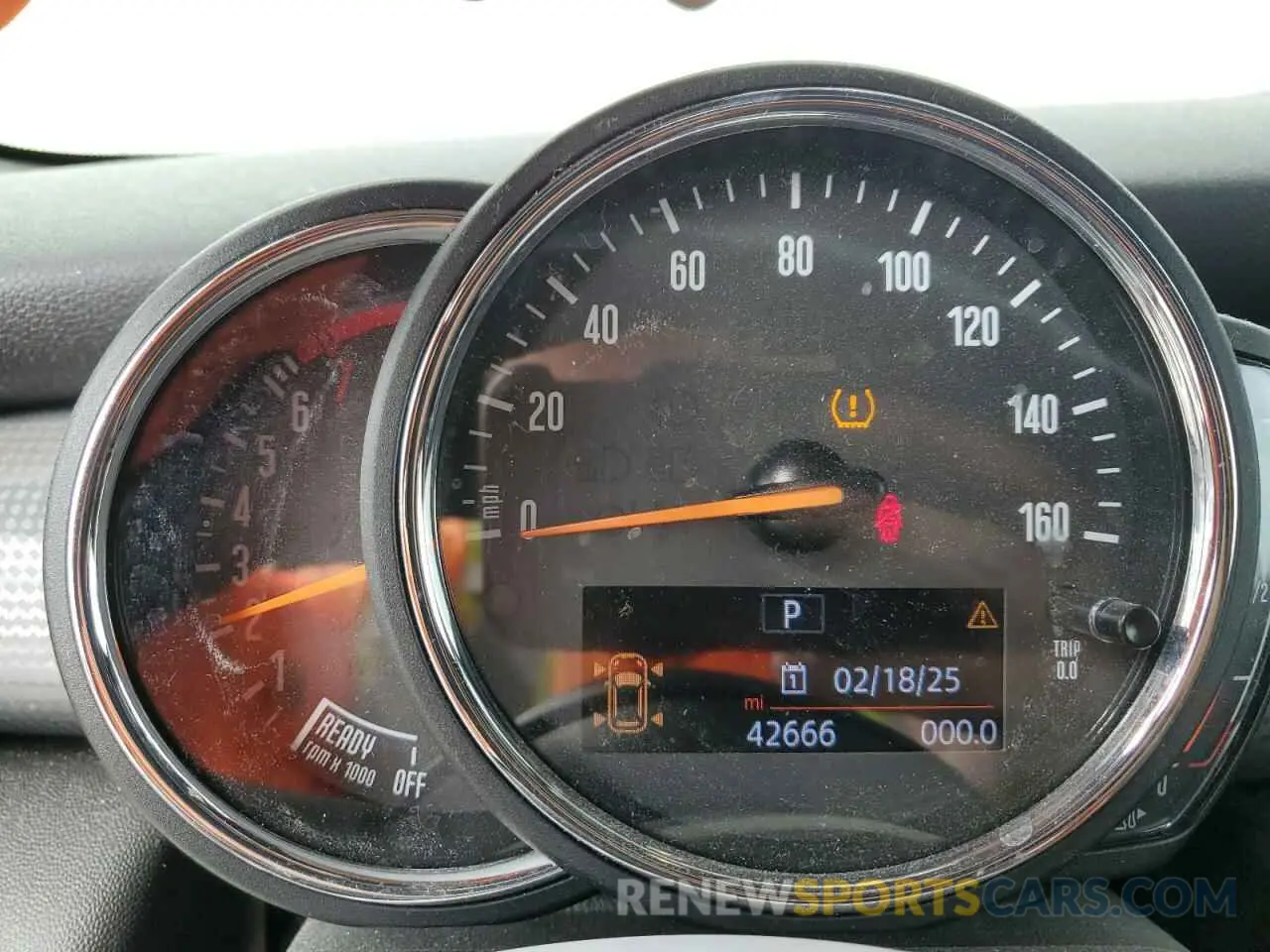 9 Photograph of a damaged car WMWWG5C59K3D01832 MINI COOPER 2019