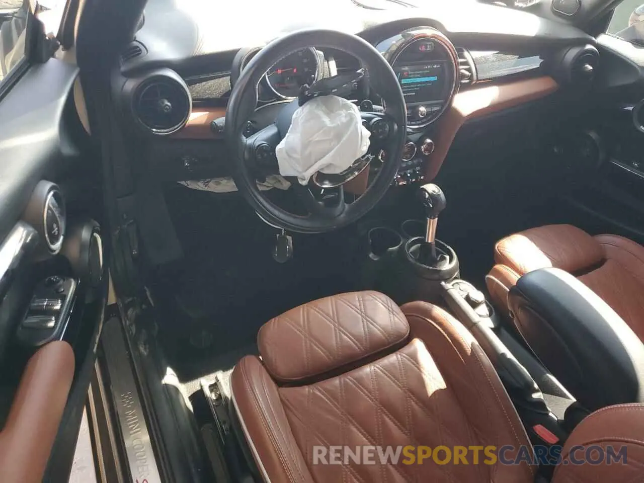 8 Фотография поврежденного автомобиля WMWWG9C56K3E40324 MINI COOPER 2019