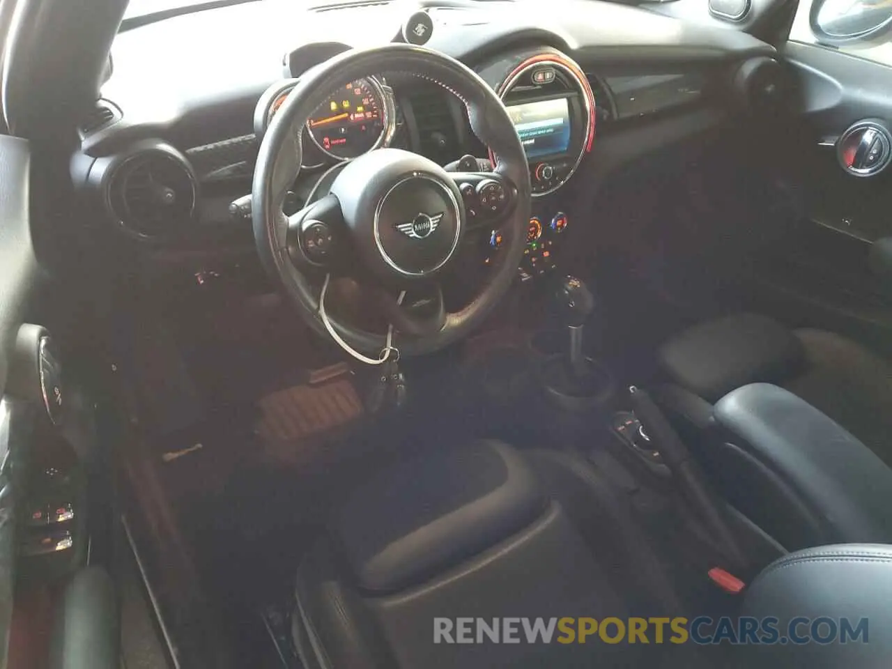8 Фотография поврежденного автомобиля WMWWG9C57K3E40543 MINI COOPER 2019